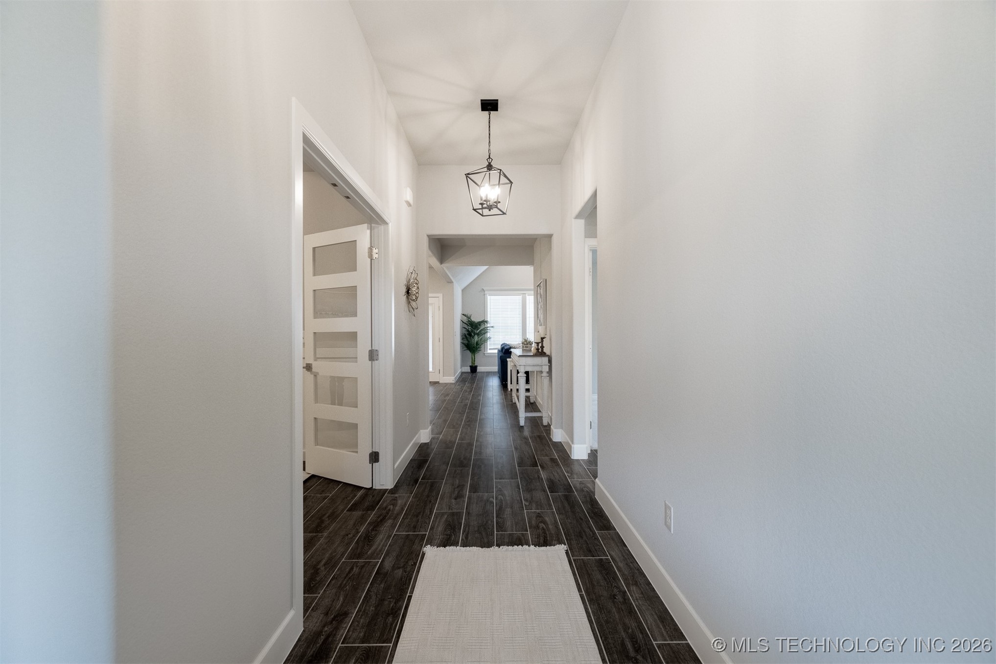 2942 N Briarwood Avenue Property Photo 7