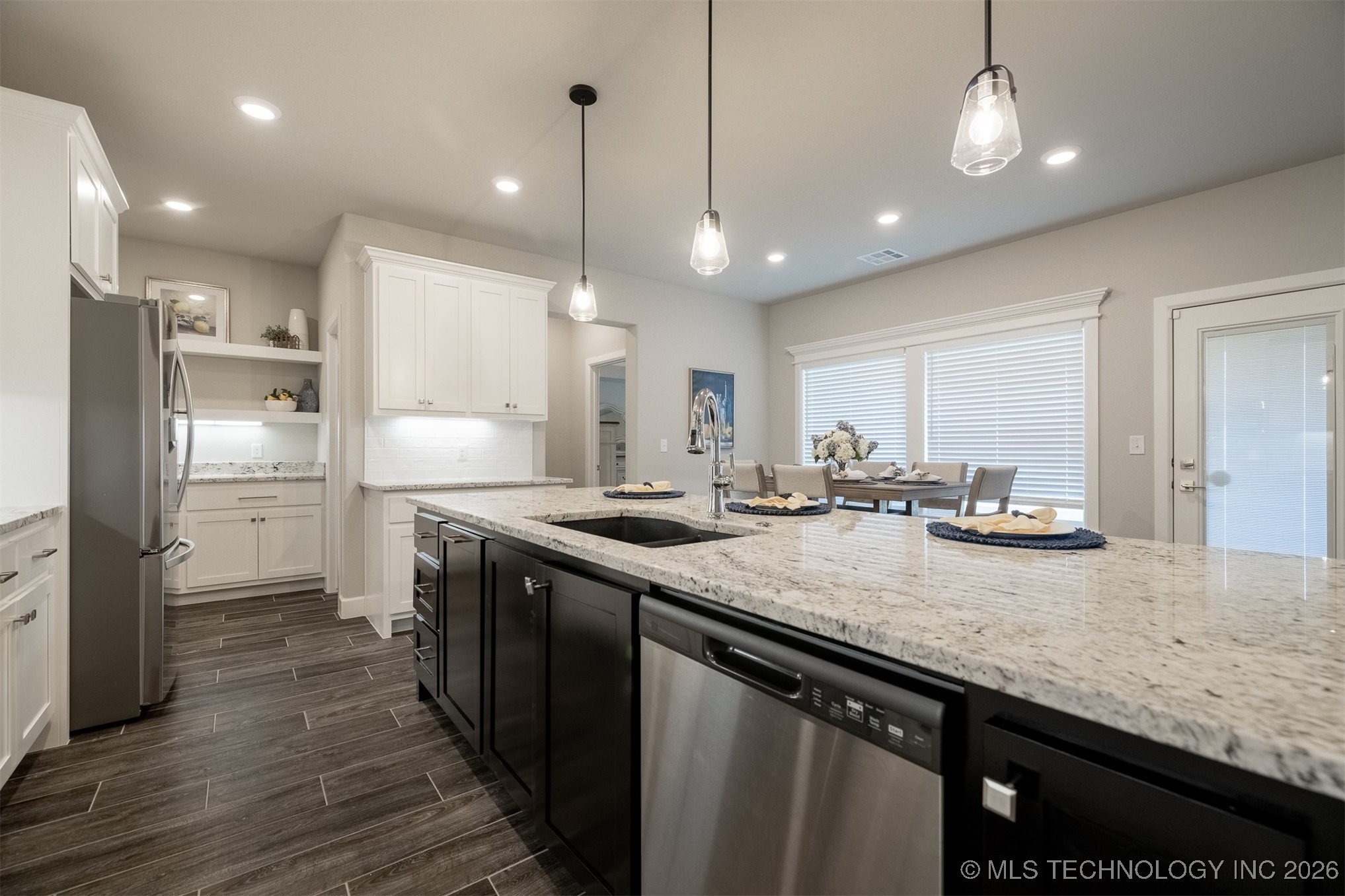 2942 N Briarwood Avenue Property Photo 11