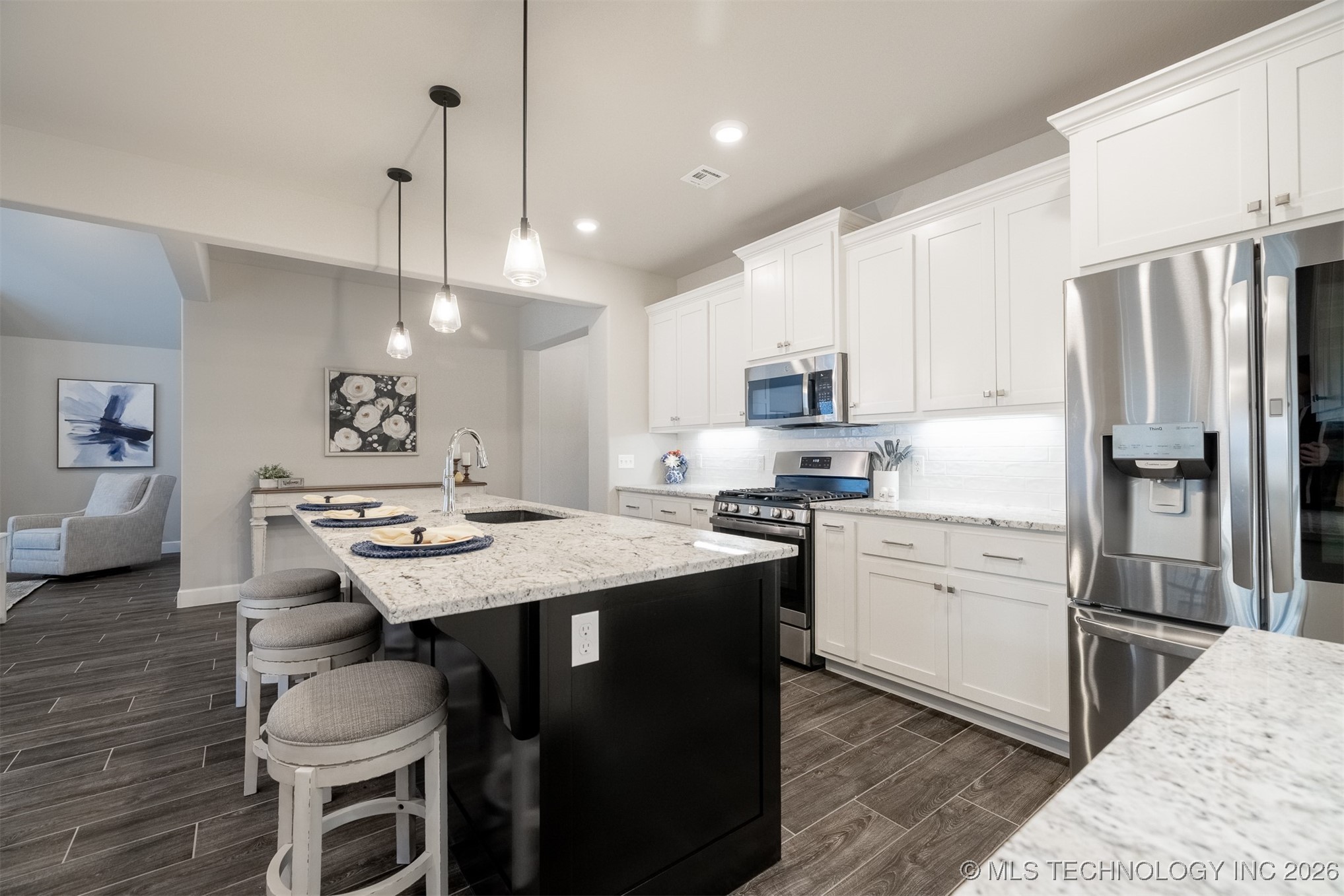 2942 N Briarwood Avenue Property Photo 13