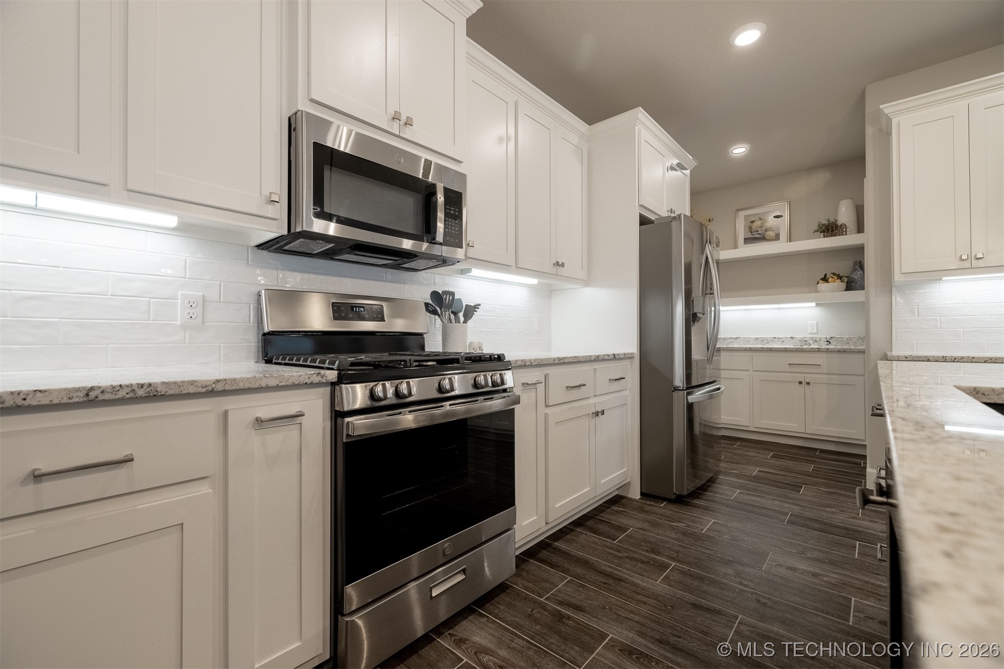 2942 N Briarwood Avenue Property Photo 15