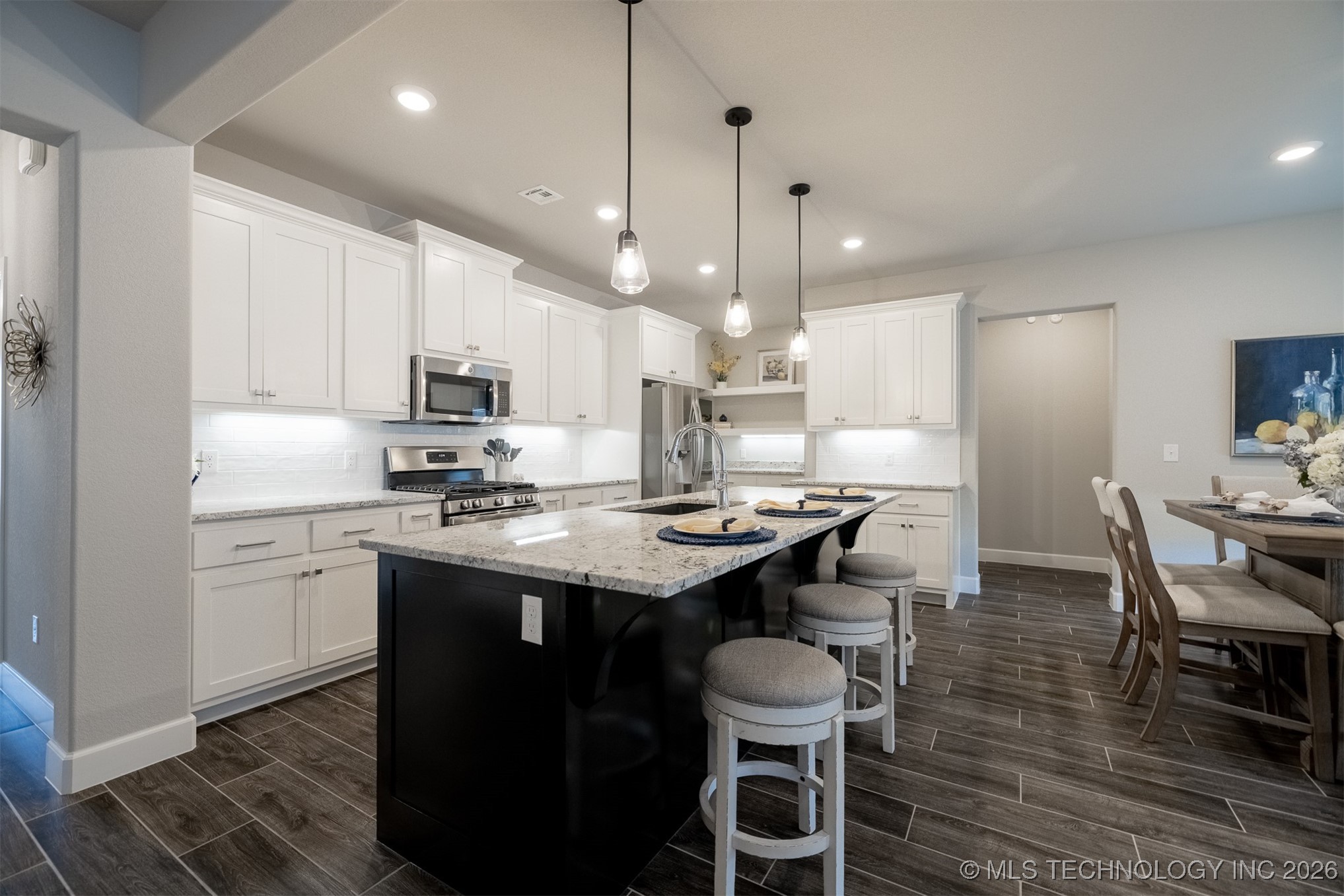 2942 N Briarwood Avenue Property Photo 16