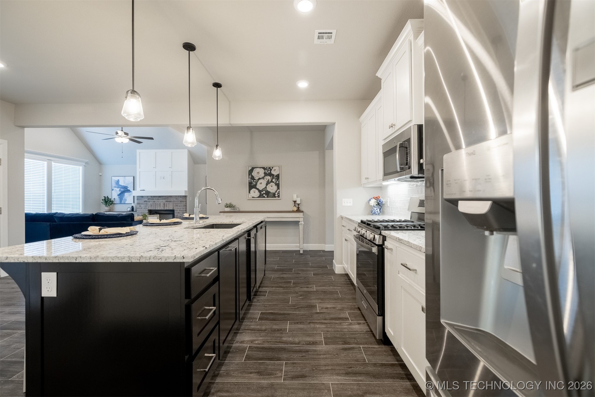 2942 N Briarwood Avenue Property Photo 17