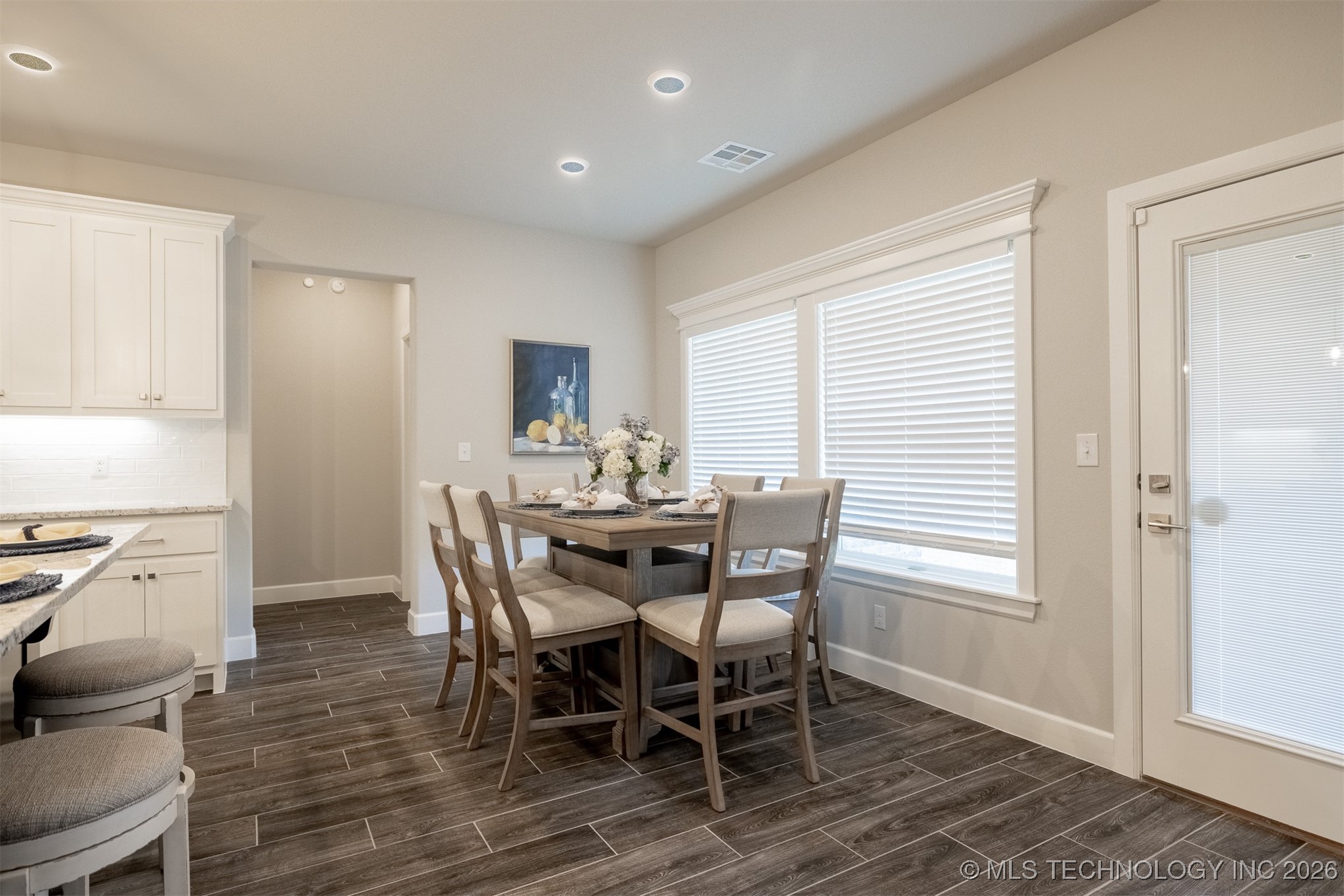 2942 N Briarwood Avenue Property Photo 18