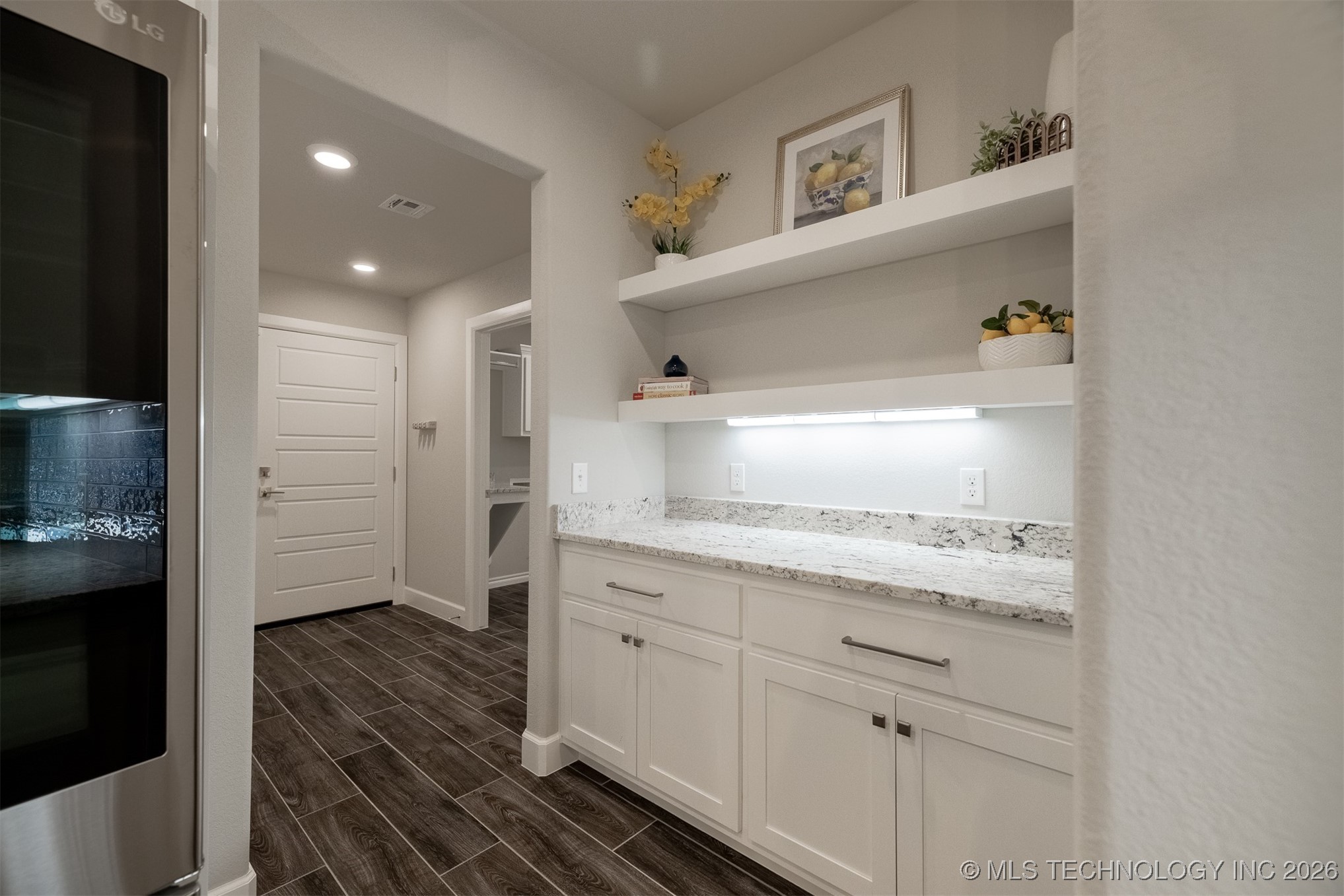 2942 N Briarwood Avenue Property Photo 19