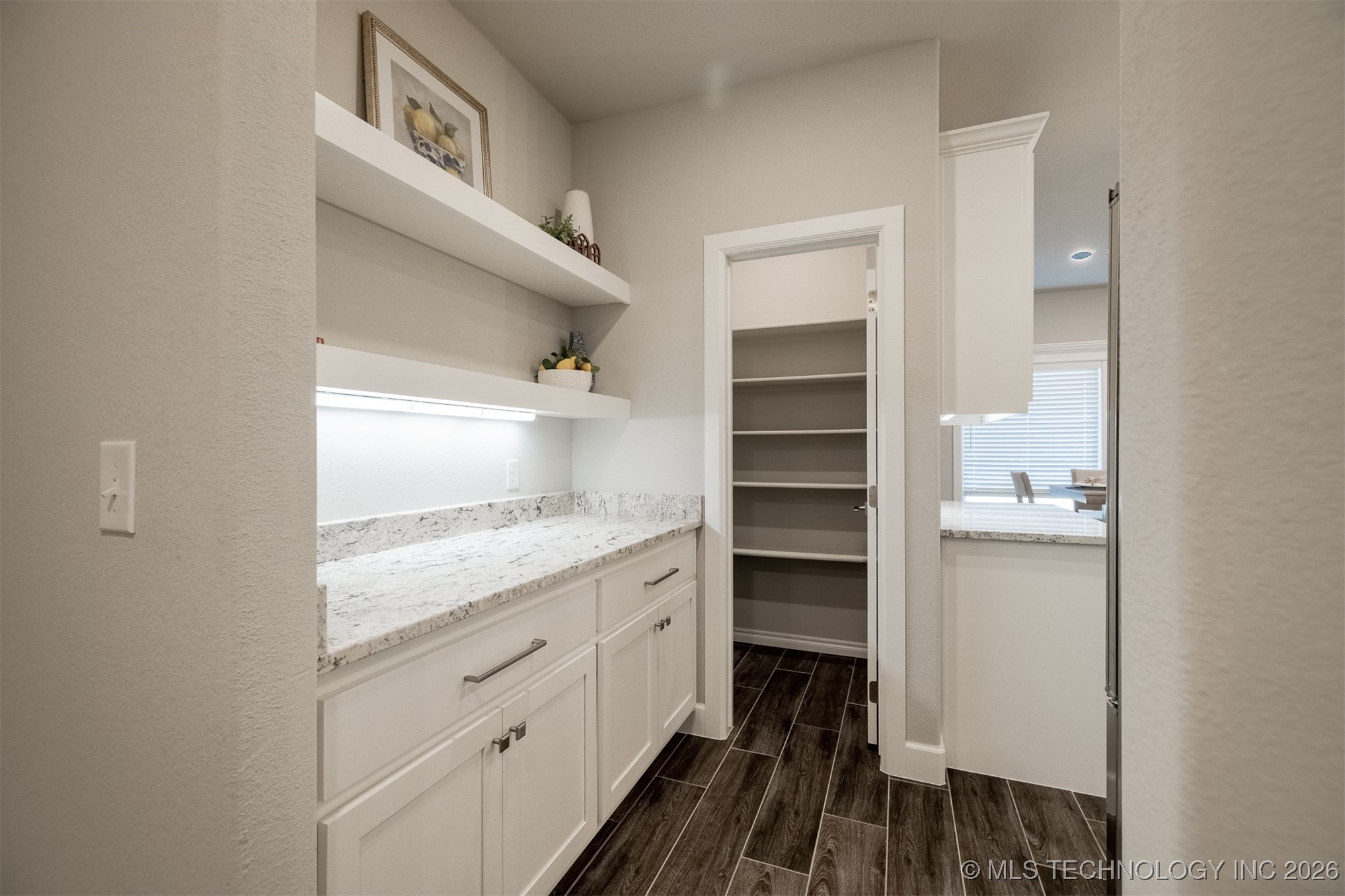 2942 N Briarwood Avenue Property Photo 20