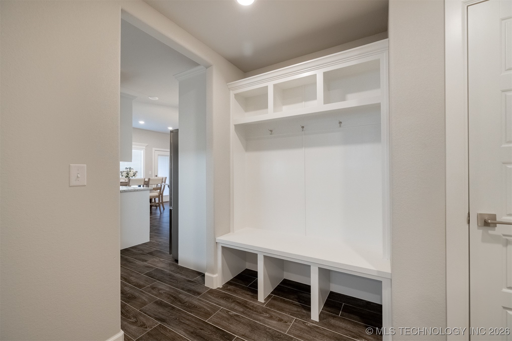 2942 N Briarwood Avenue Property Photo 23