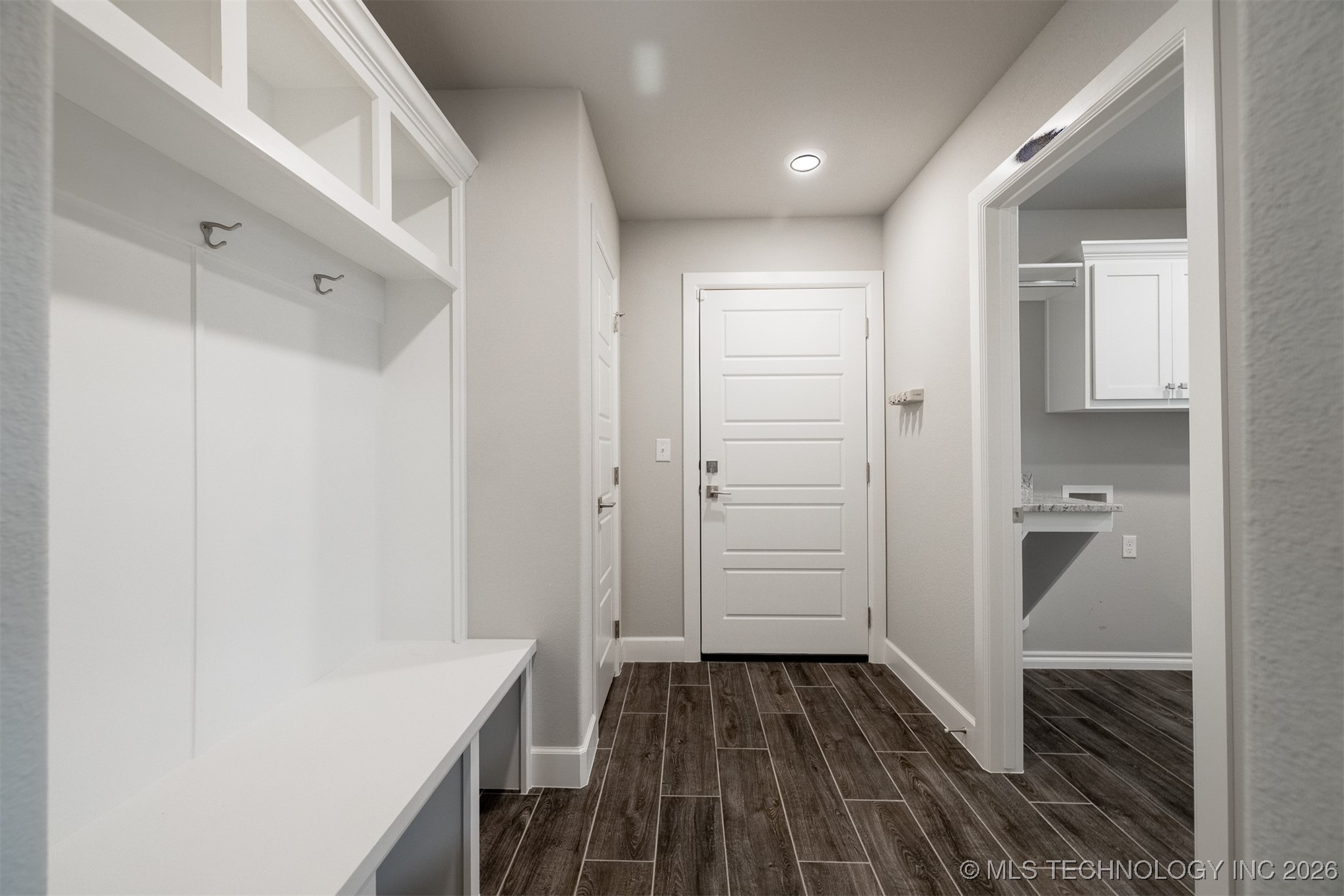 2942 N Briarwood Avenue Property Photo 24