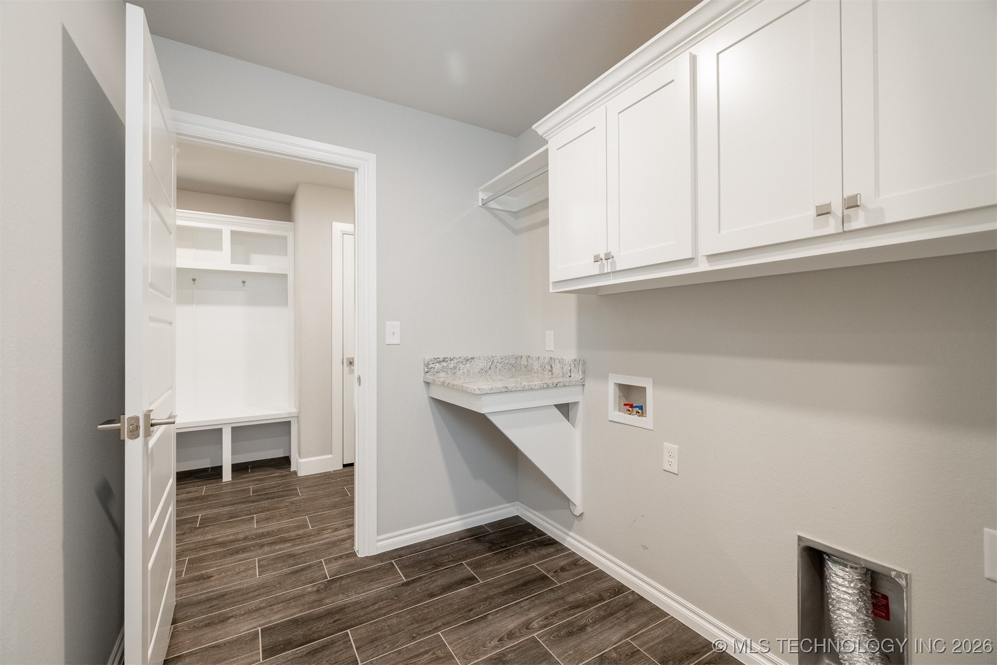 2942 N Briarwood Avenue Property Photo 25