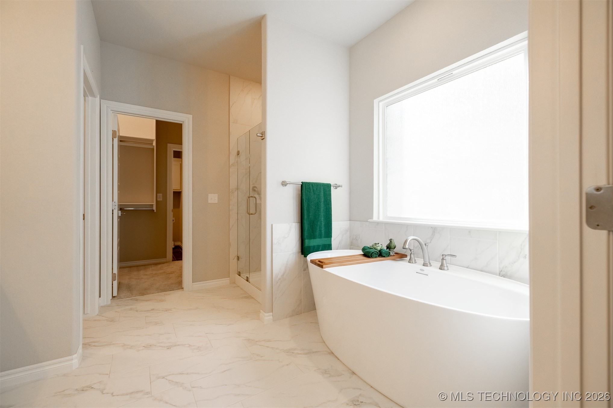 2942 N Briarwood Avenue Property Photo 29