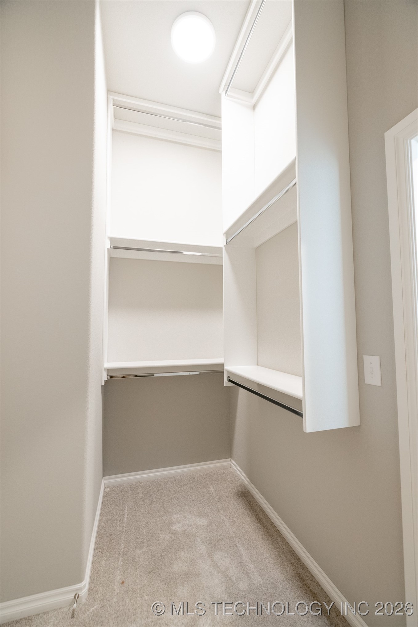 2942 N Briarwood Avenue Property Photo 33