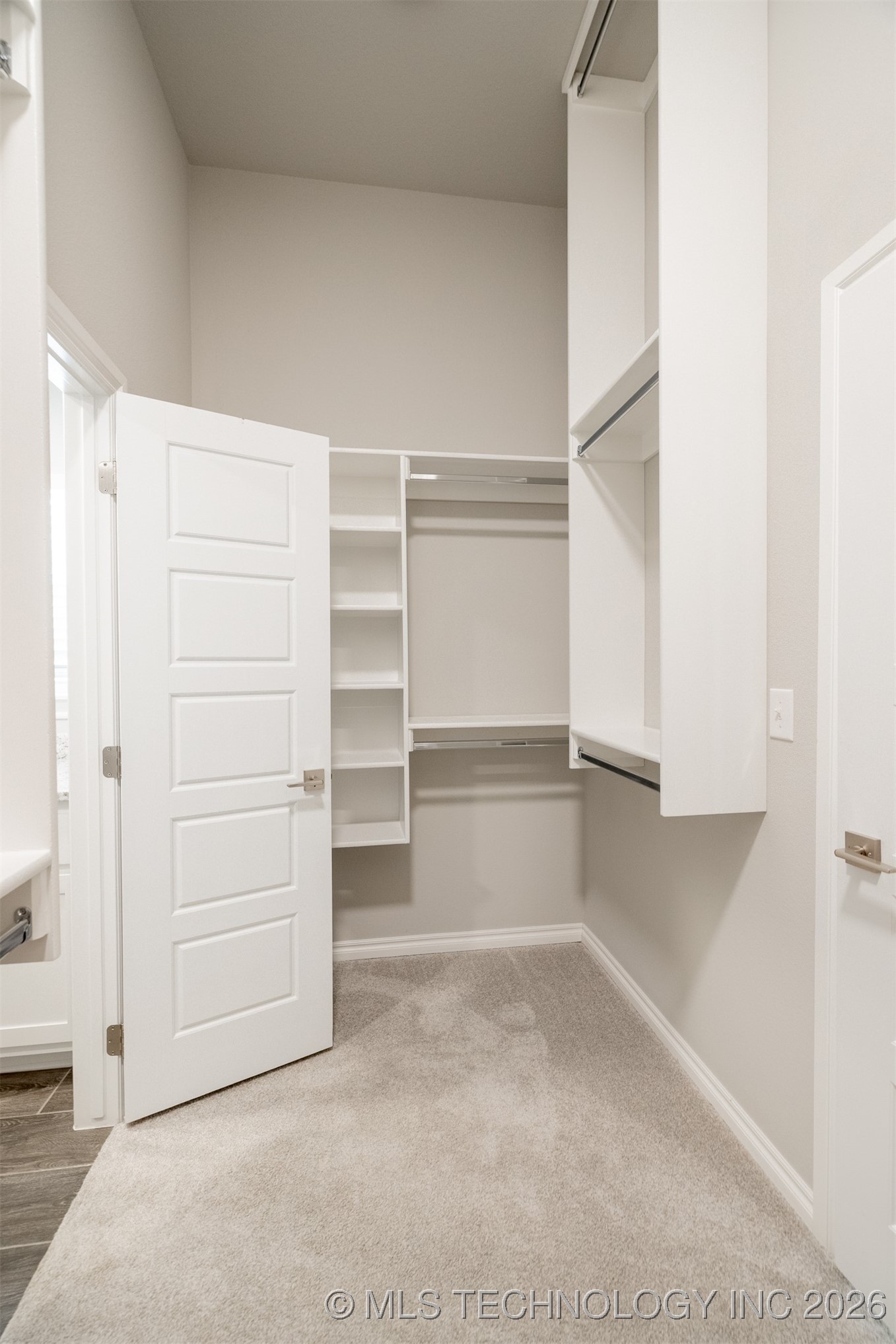 2942 N Briarwood Avenue Property Photo 34