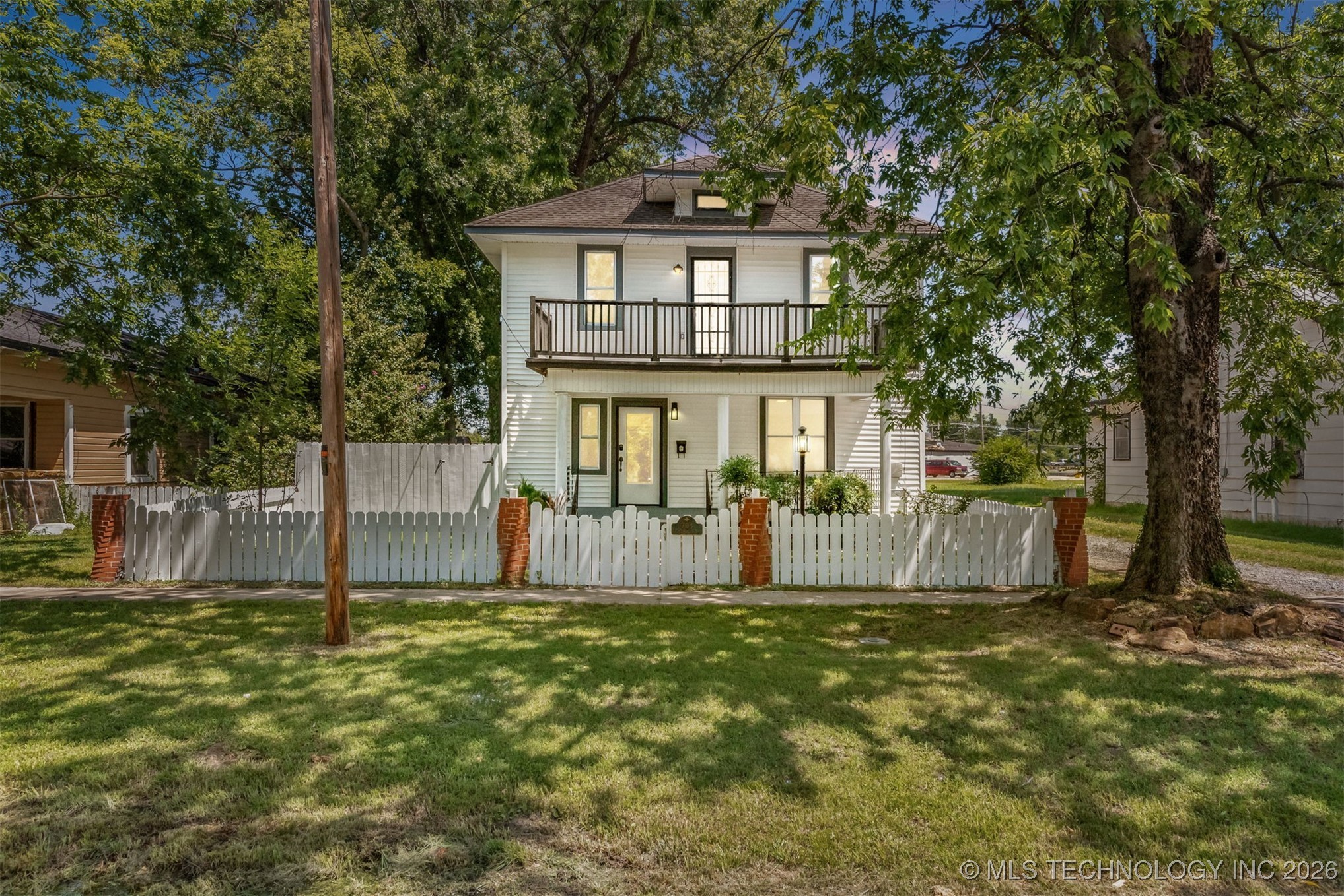 703 E Church Street Property Photo 2