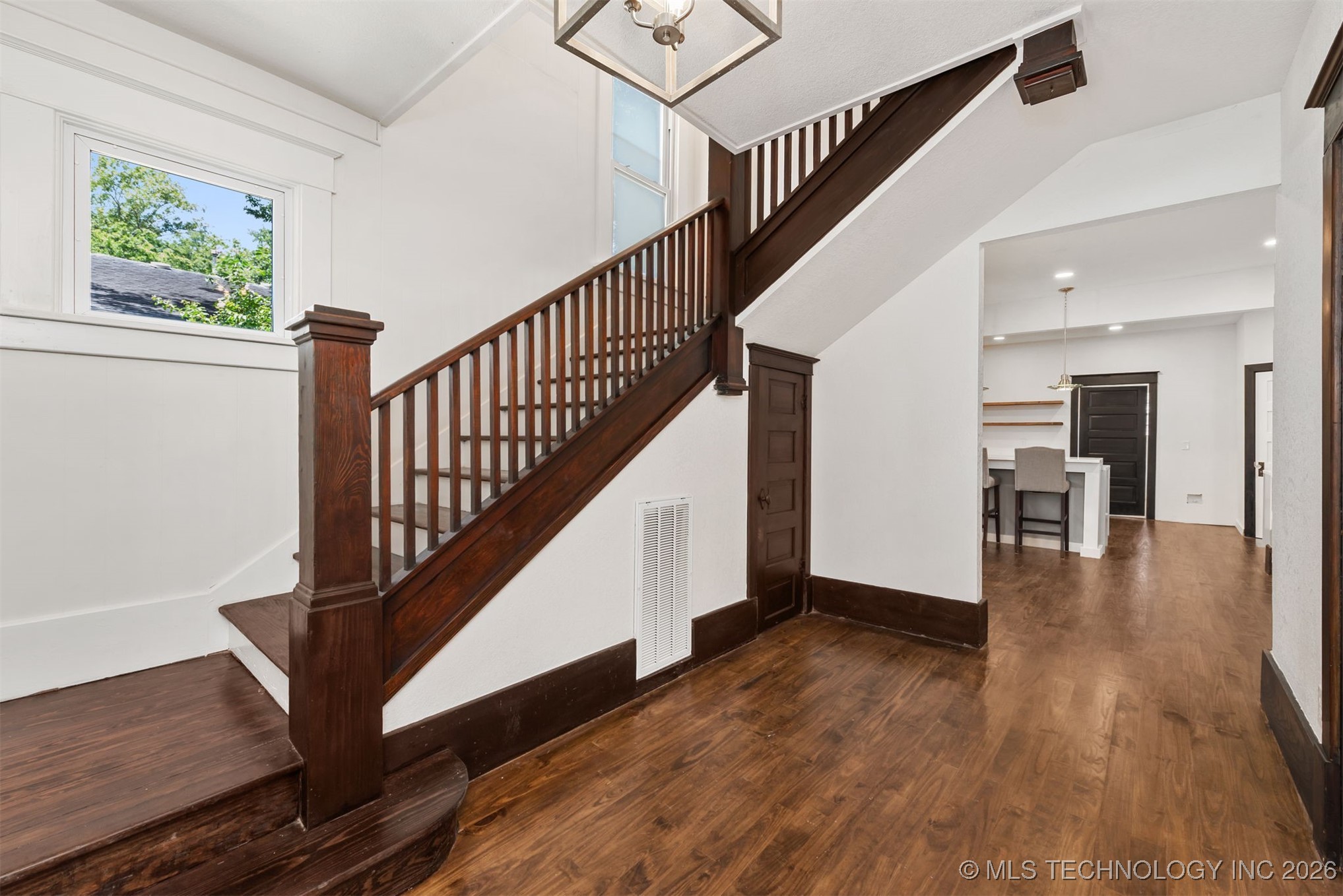 703 E Church Street Property Photo 5