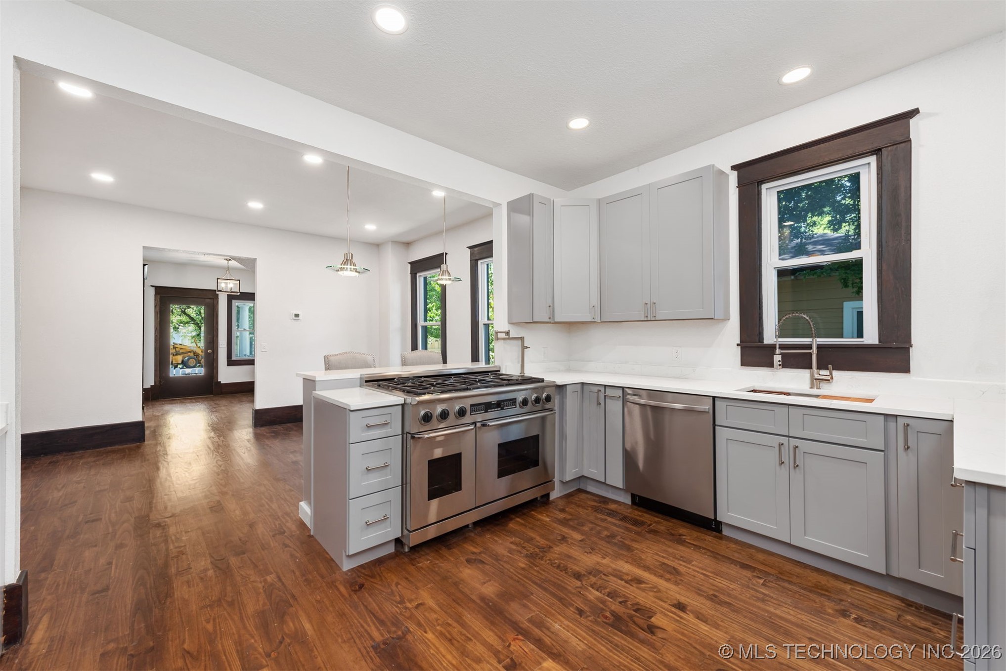 703 E Church Street Property Photo 12