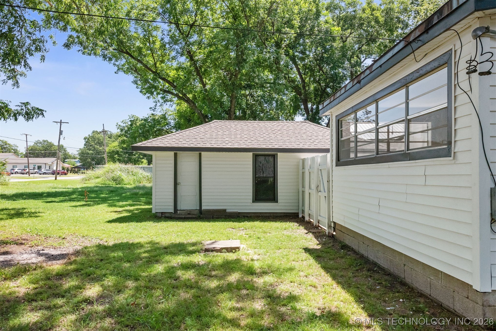 703 E Church Street Property Photo 27