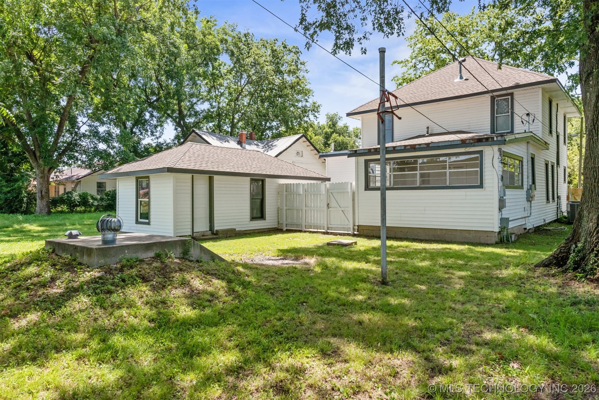 703 E Church Street Property Photo 28