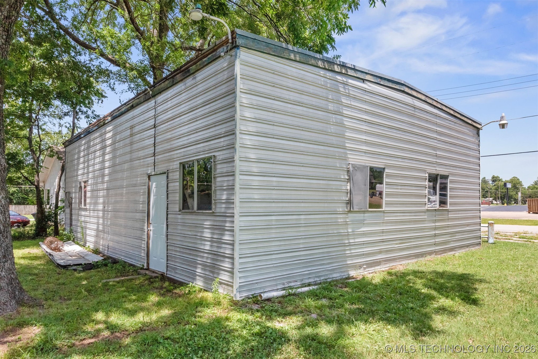 703 E Church Street Property Photo 32