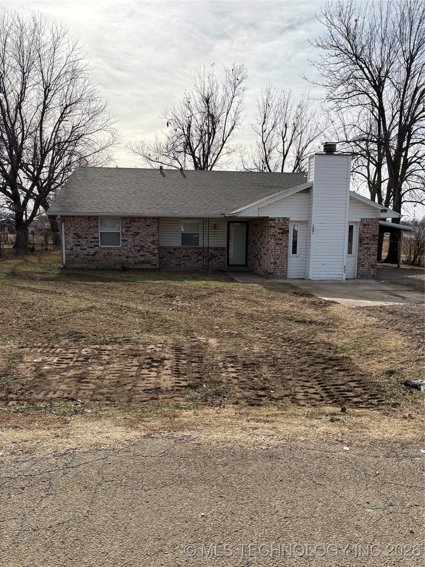 1001 E Pecan Street Property Photo 6