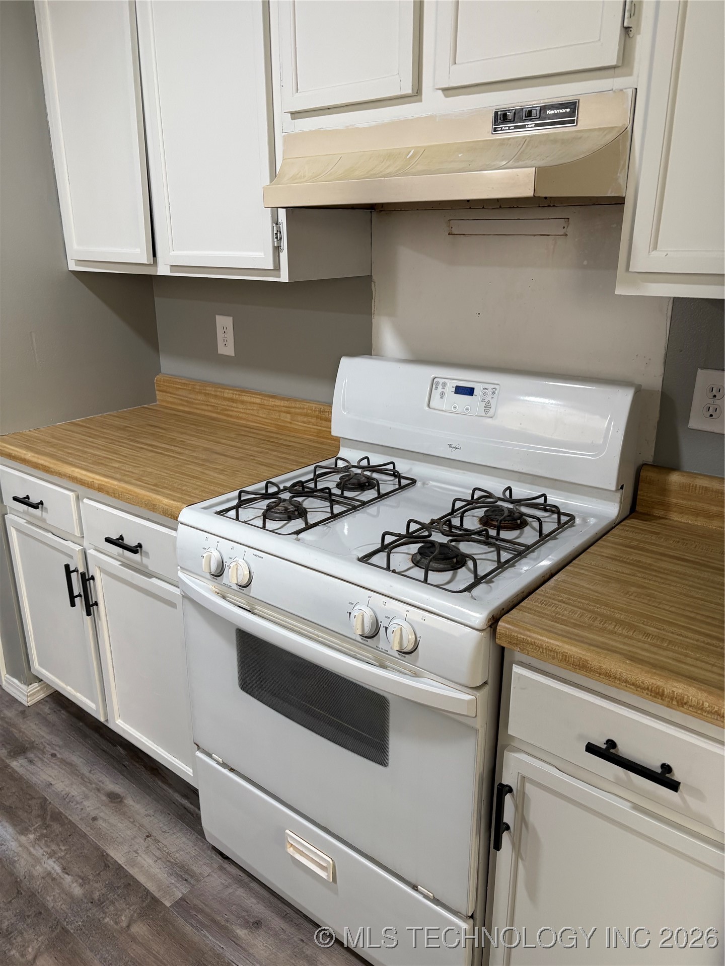 1001 E Pecan Street Property Photo 18