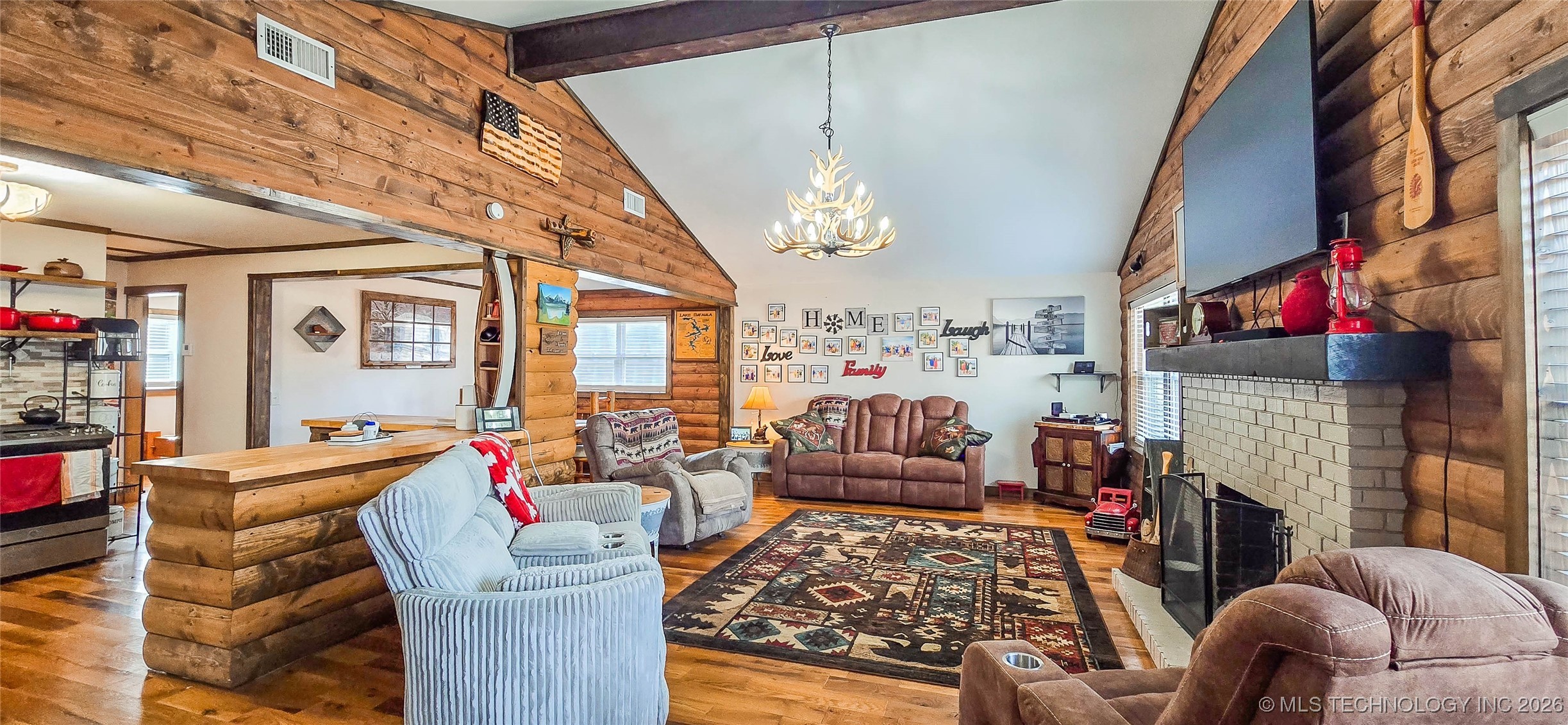 414397 E 1074 Road Property Photo 4