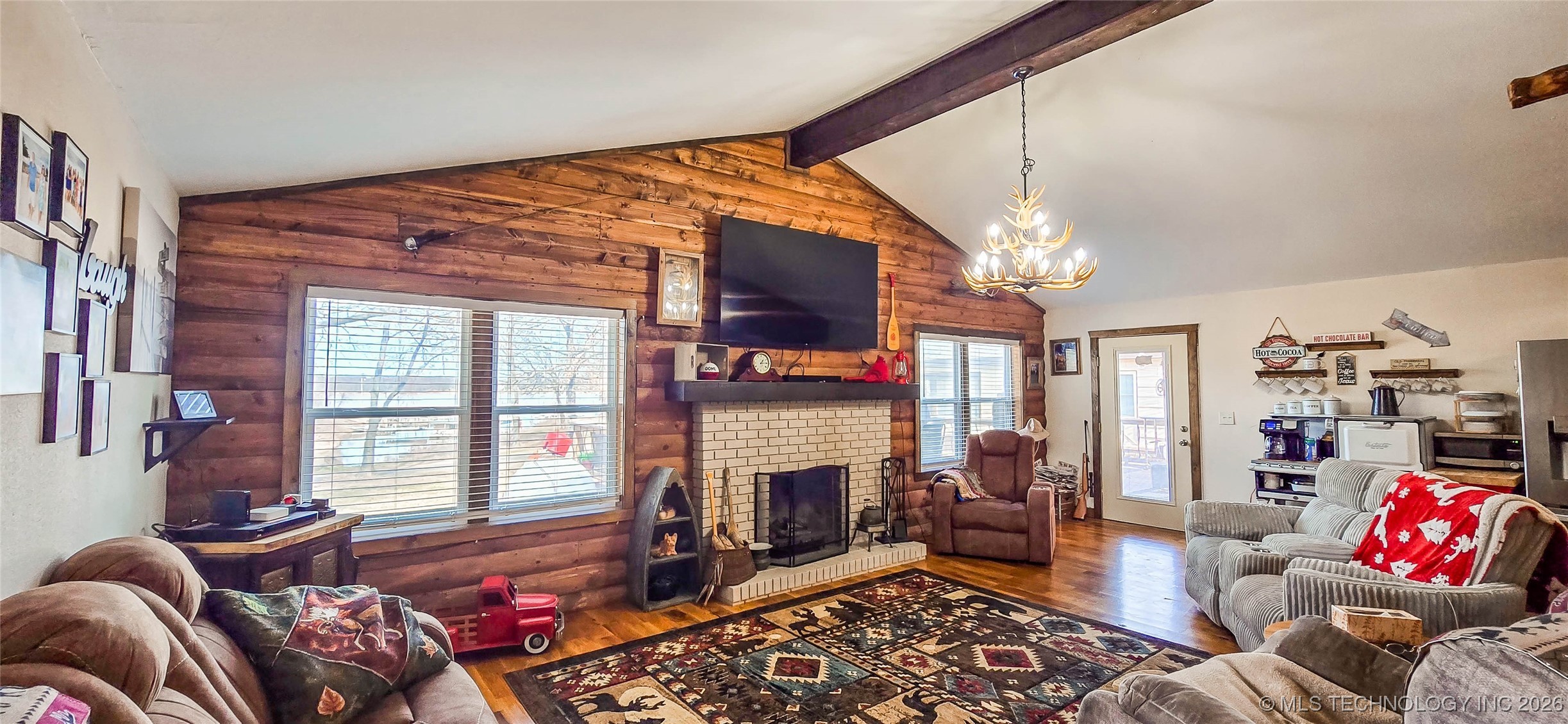 414397 E 1074 Road Property Photo 6