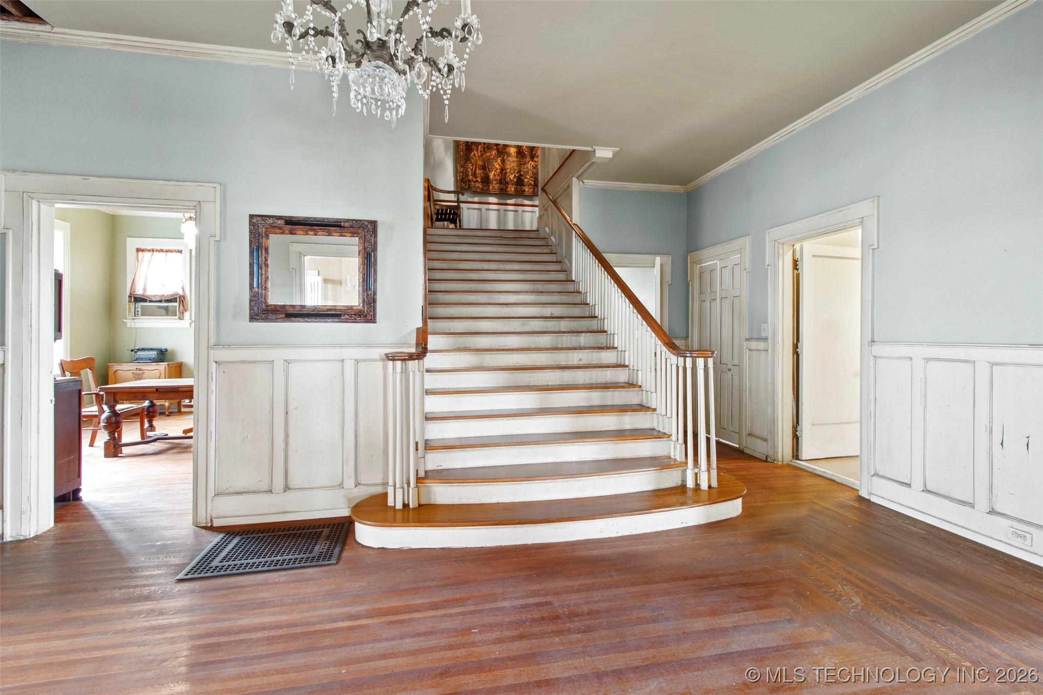 1312 E 9th Property Photo 26