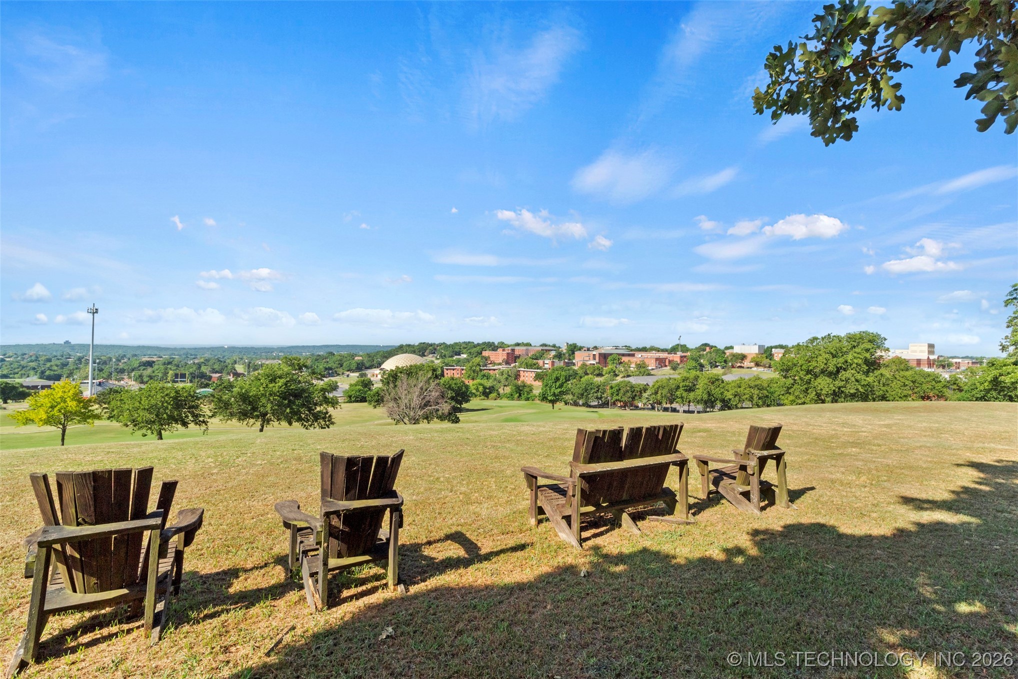 1312 E 9th Property Photo 31