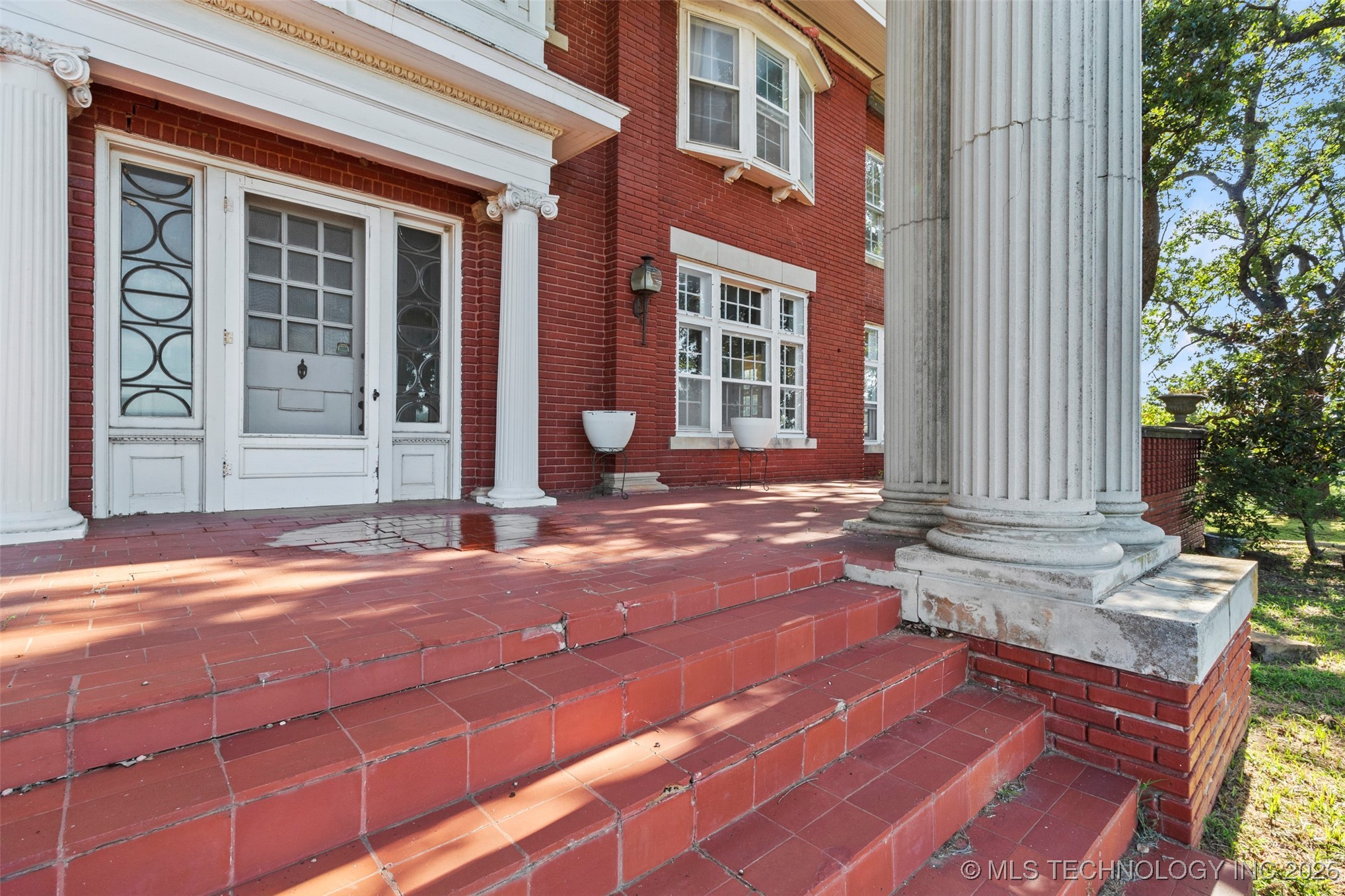 1312 E 9th Property Photo 33