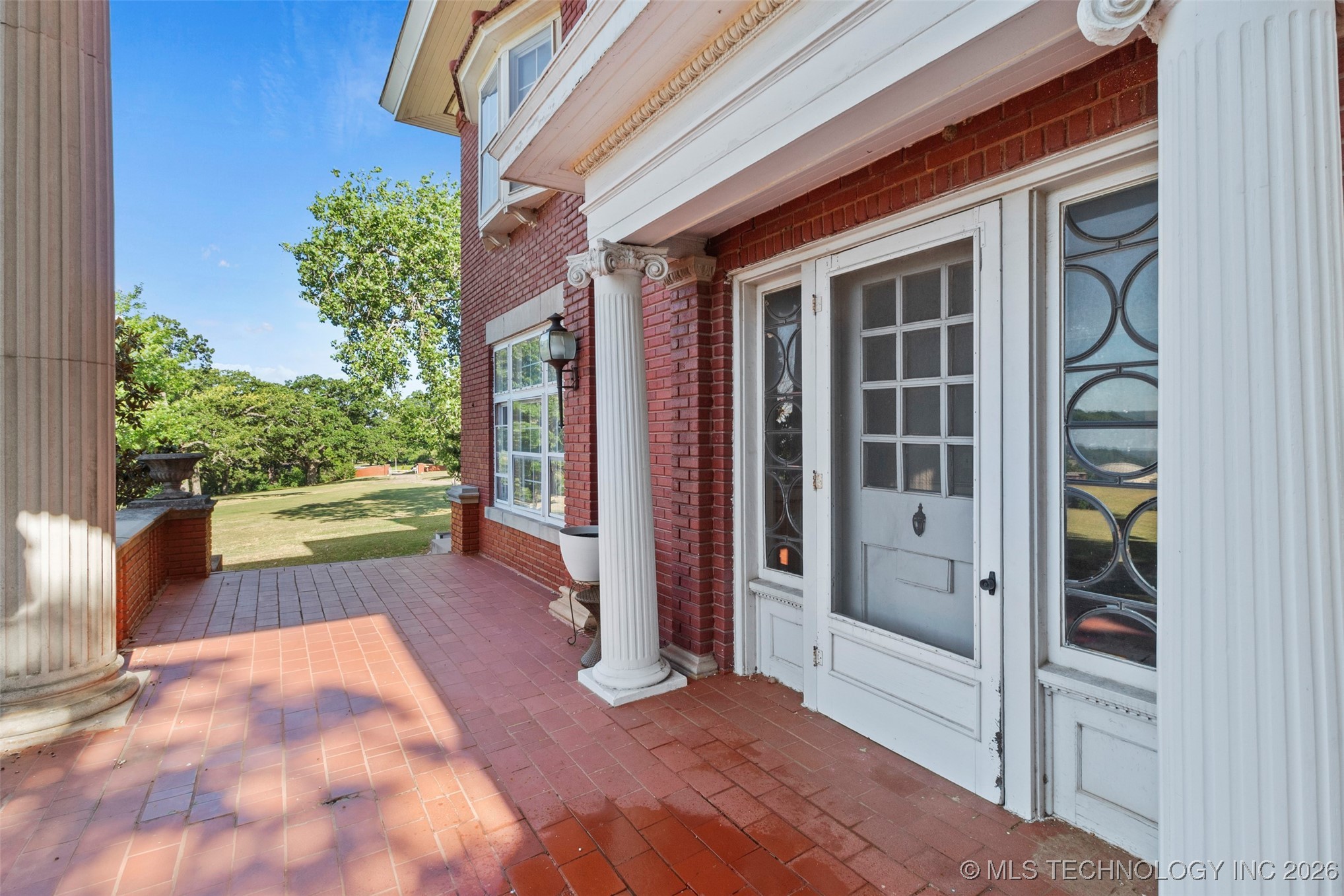 1312 E 9th Property Photo 37