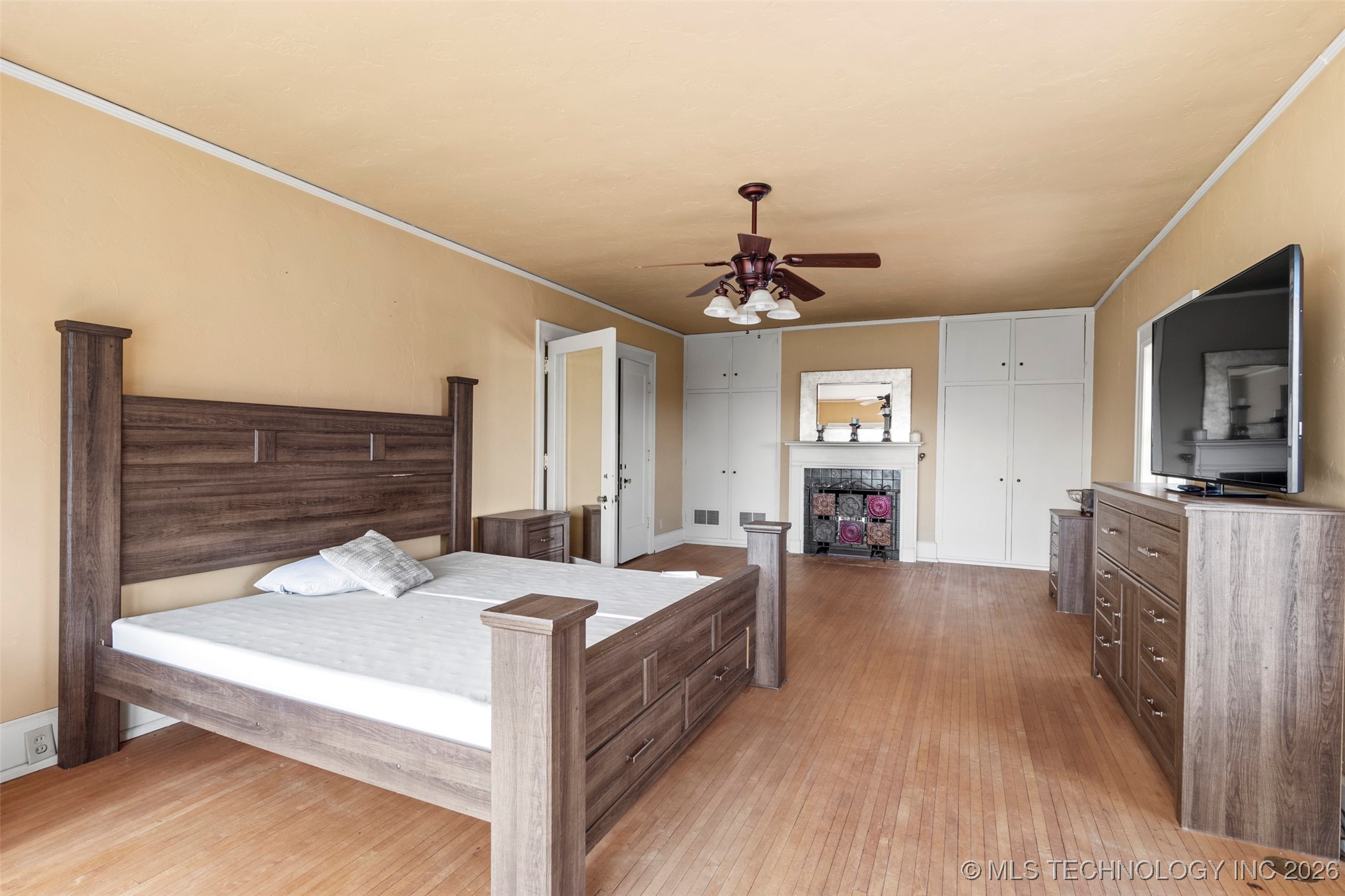 1312 E 9th Property Photo 57