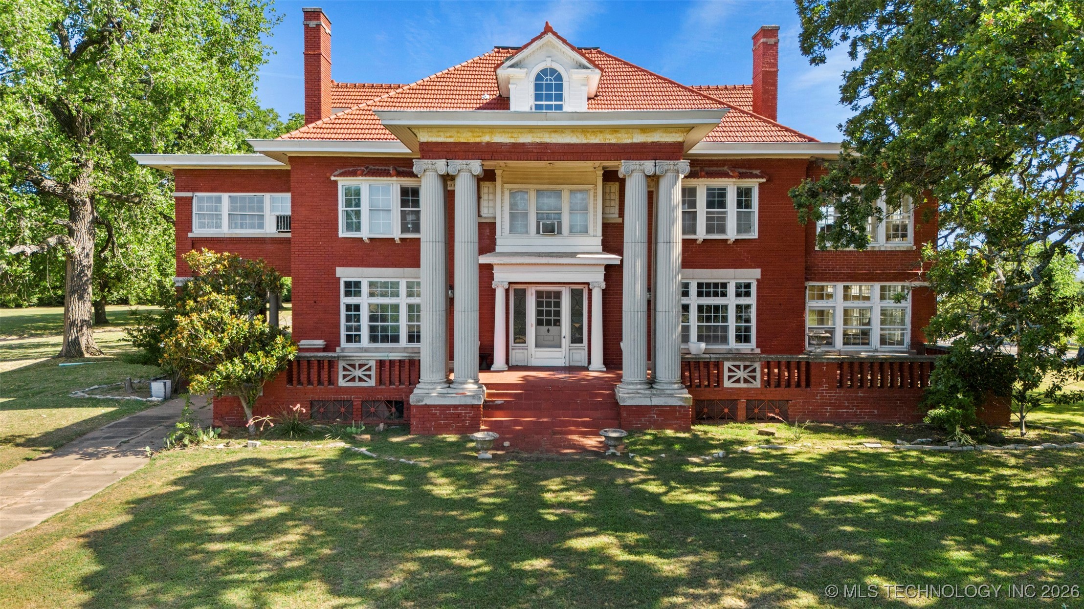 1312 E 9th Property Photo 63