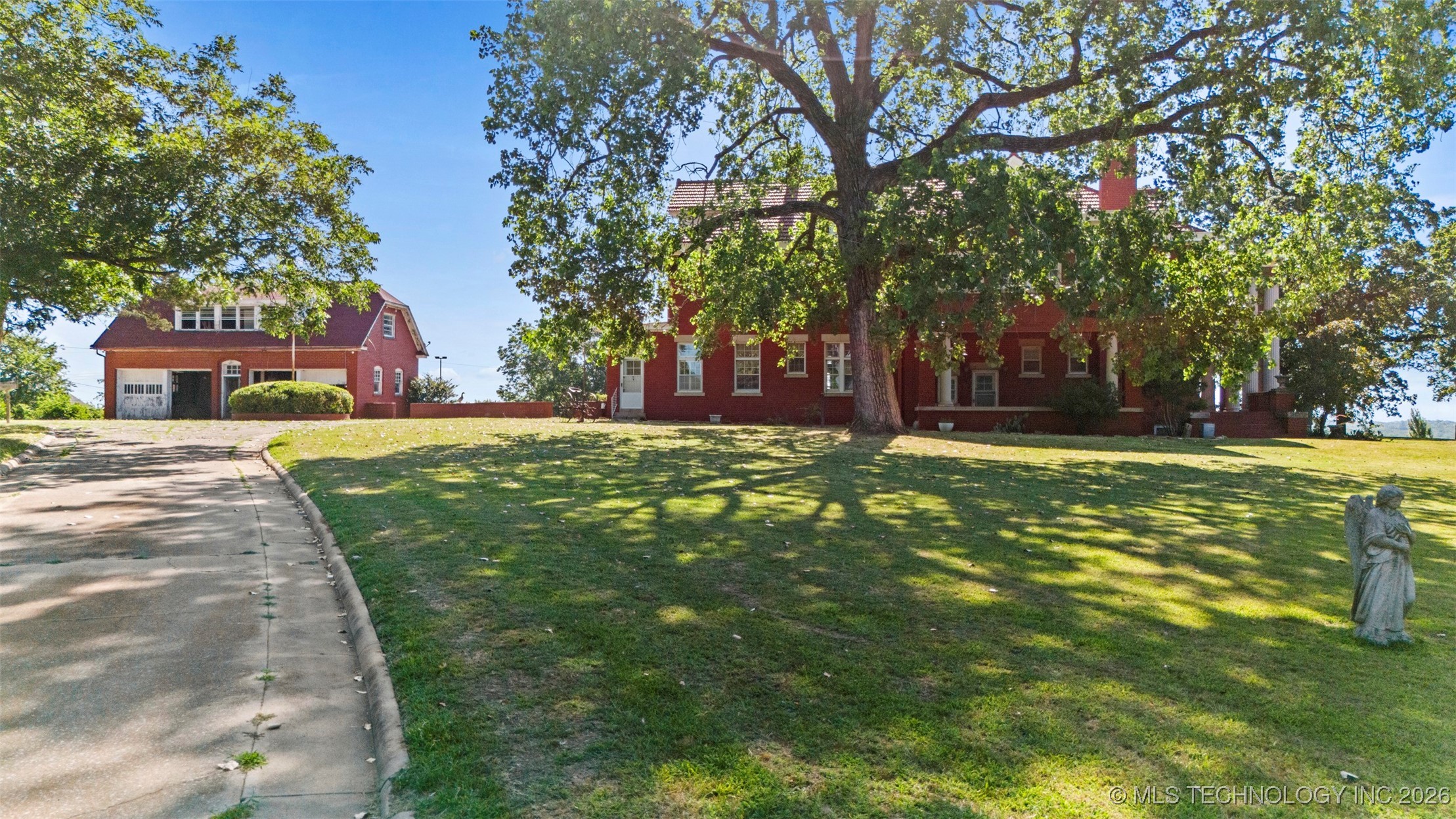 1312 E 9th Property Photo 67