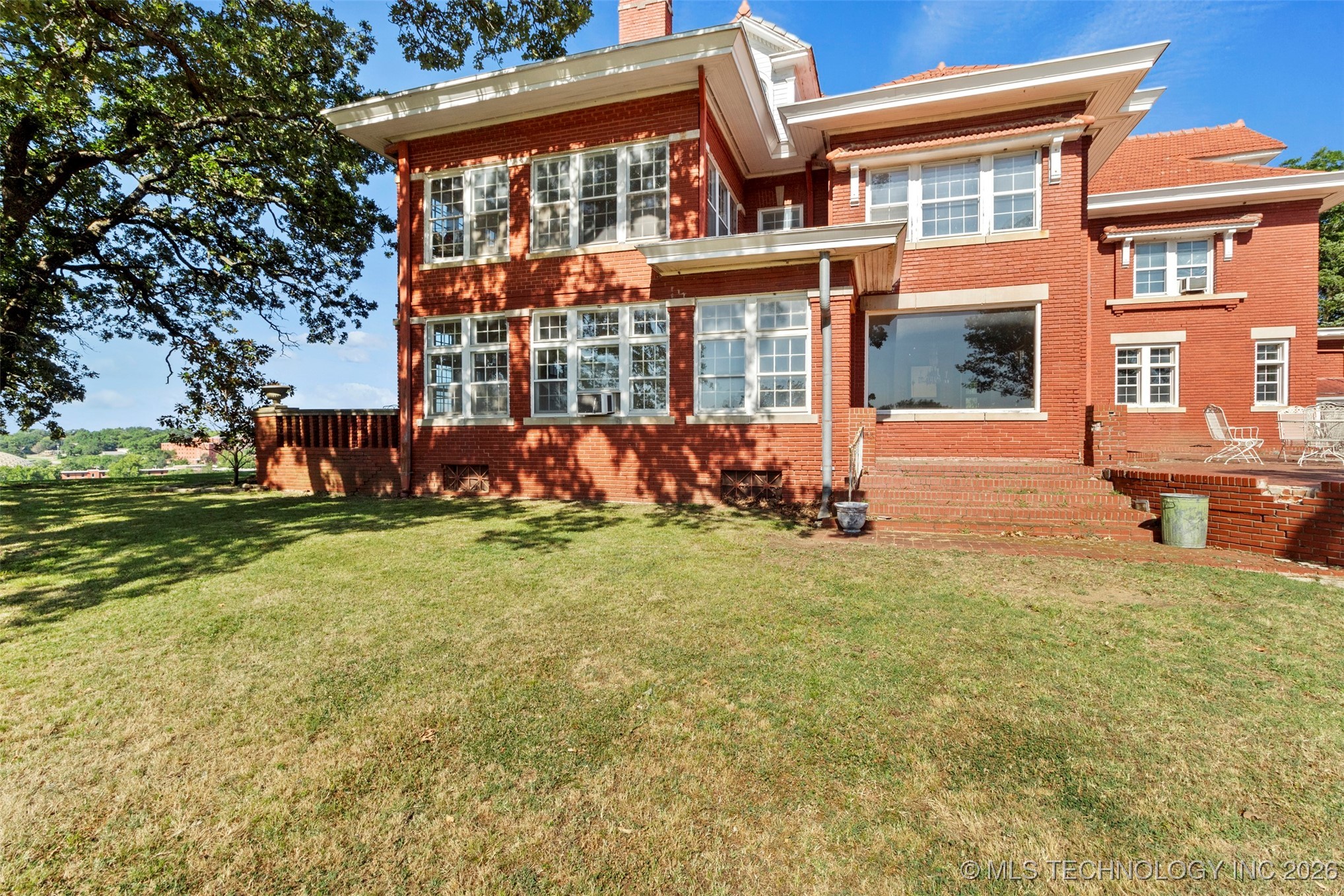 1312 E 9th Property Photo 72