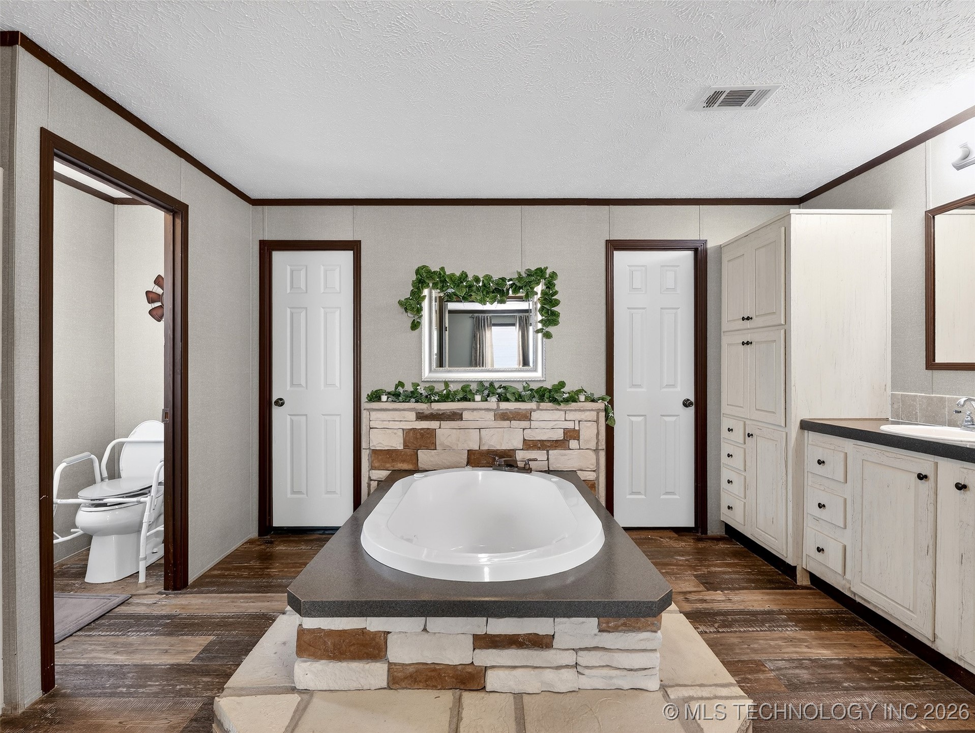 124 N Bk 1412 Road Property Photo 14