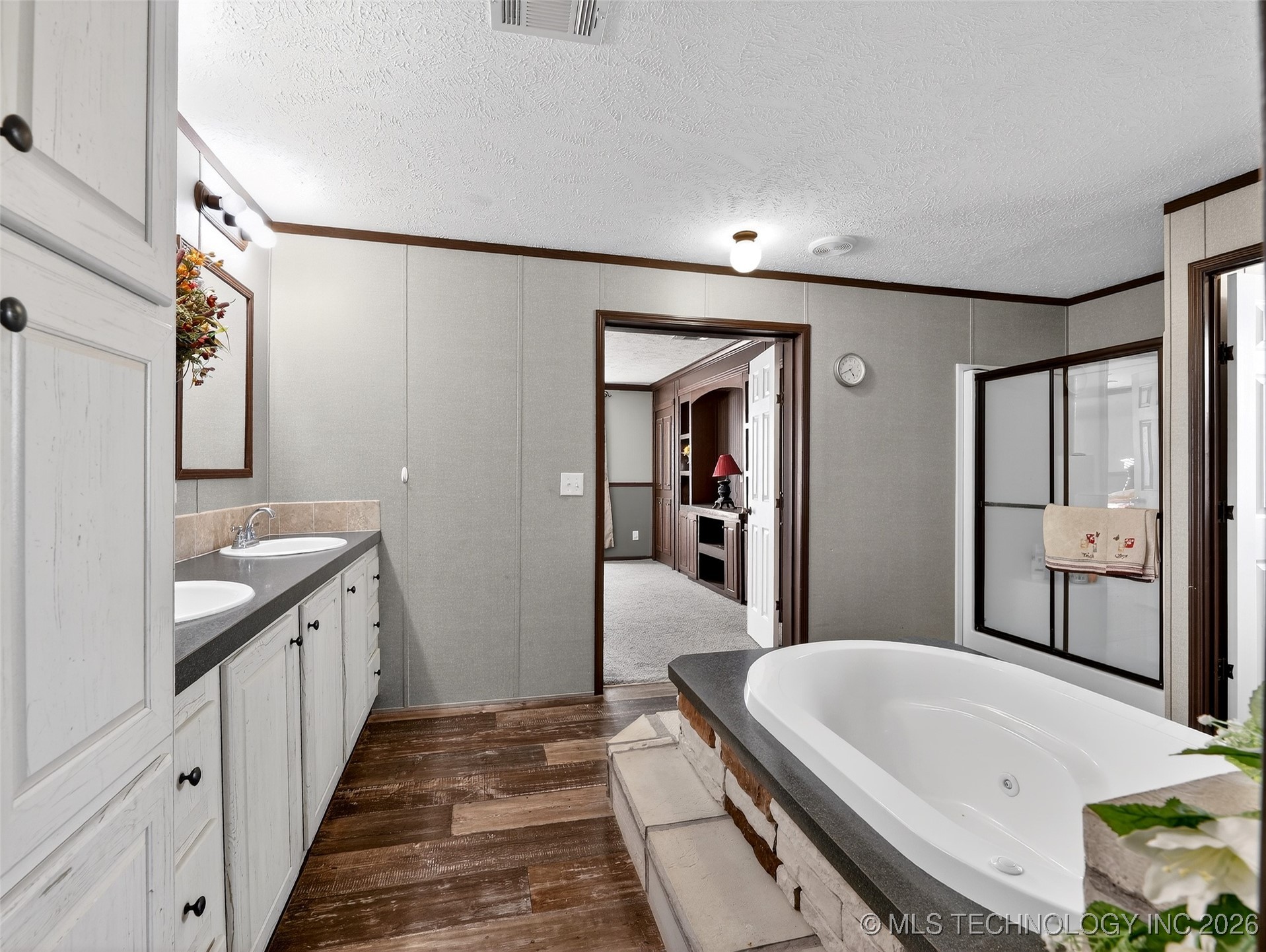 124 N Bk 1412 Road Property Photo 16