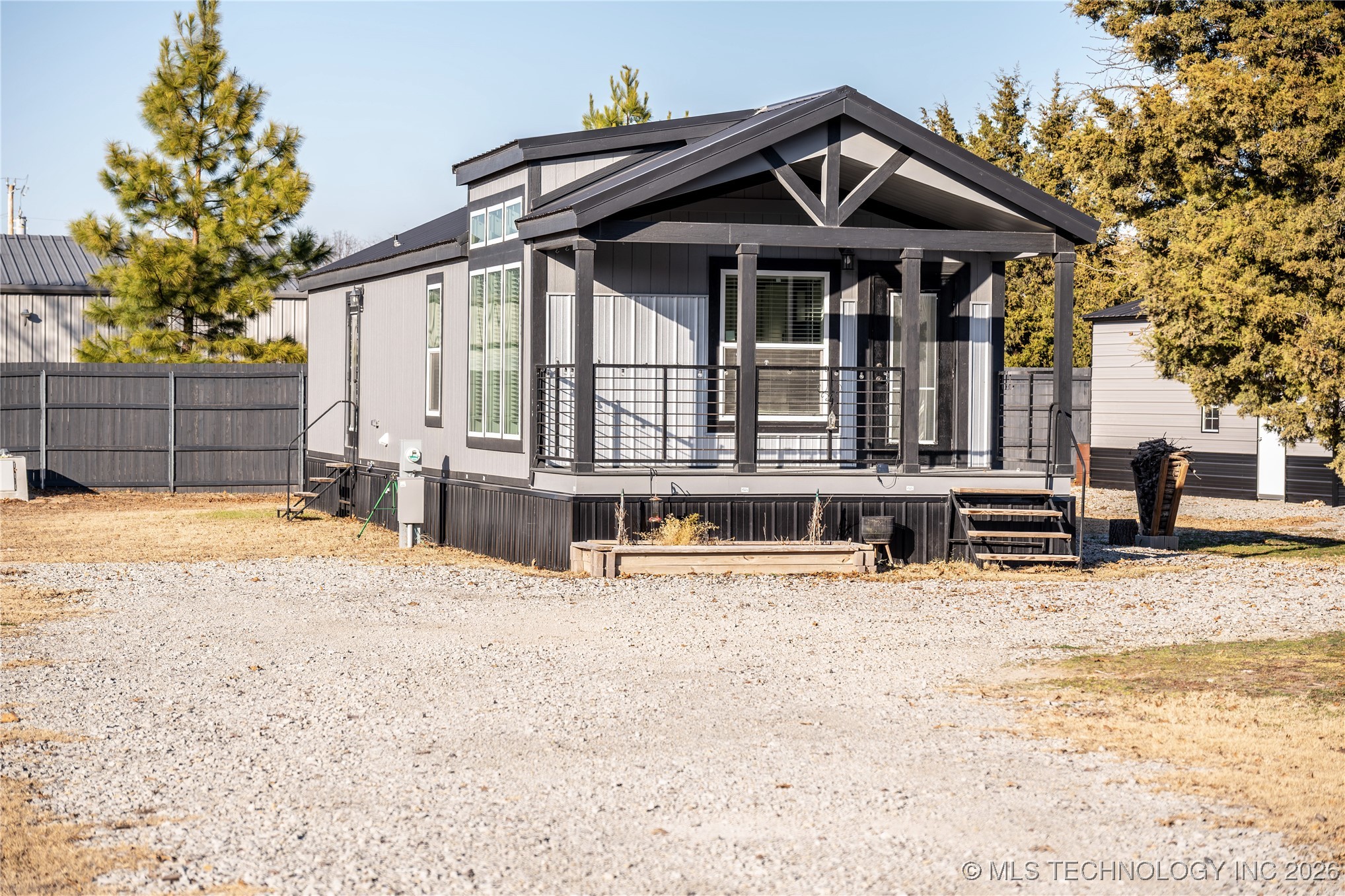 421317 E 1168 Property Photo 1