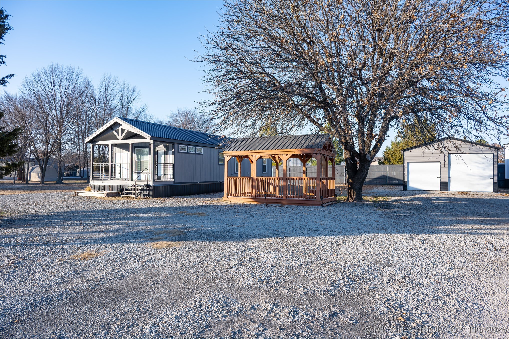 421317 E 1168 Property Photo 2