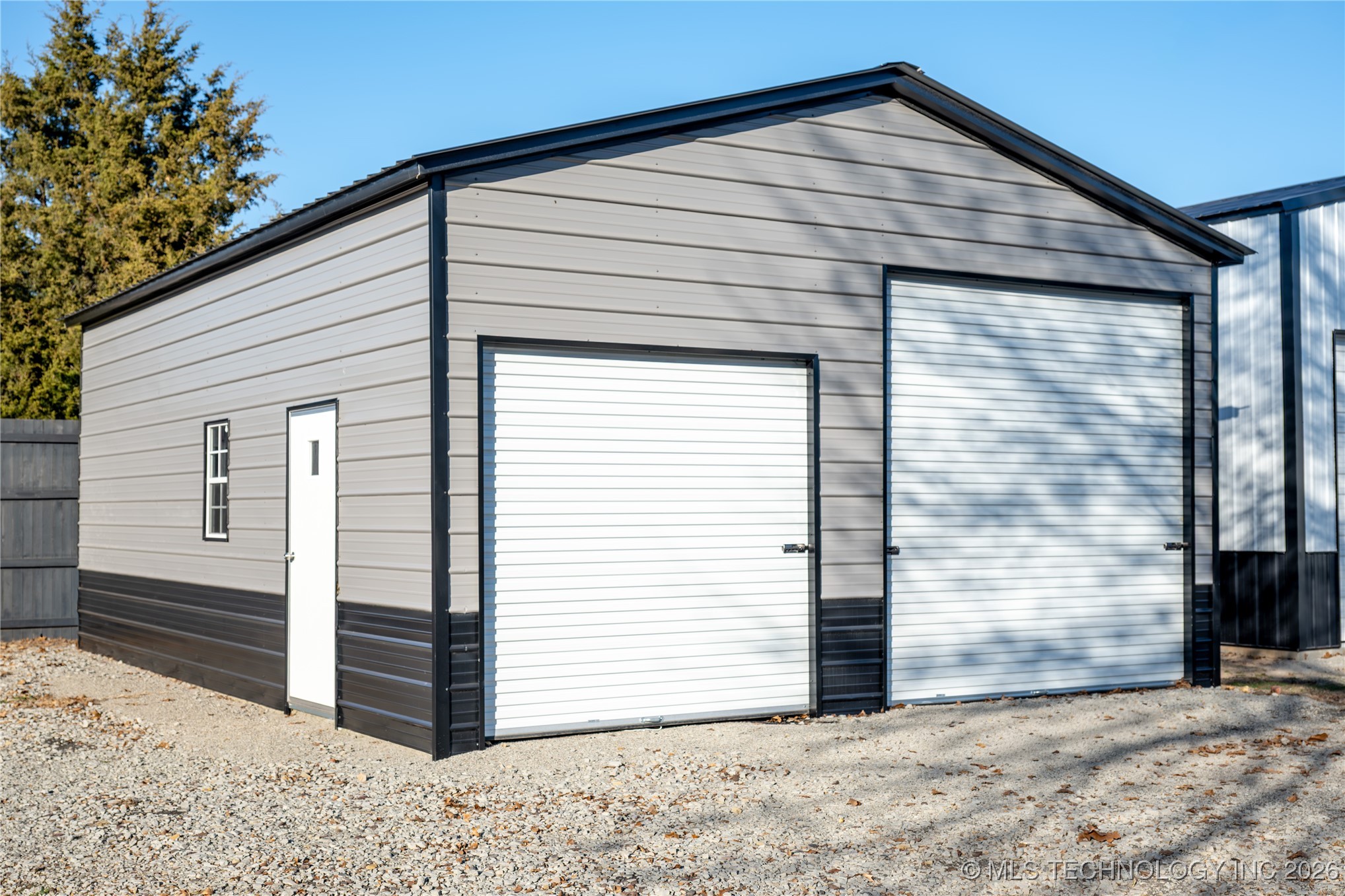 421317 E 1168 Property Photo 4