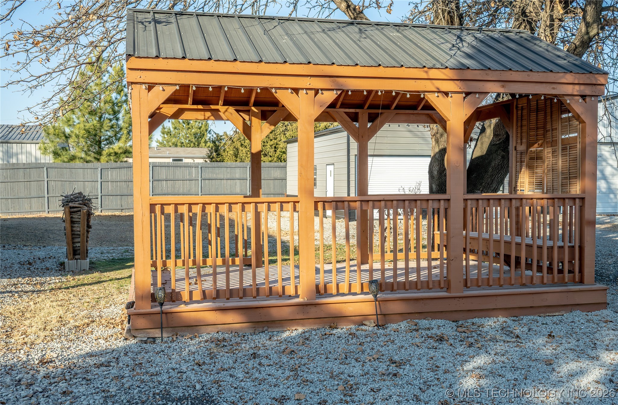 421317 E 1168 Property Photo 5