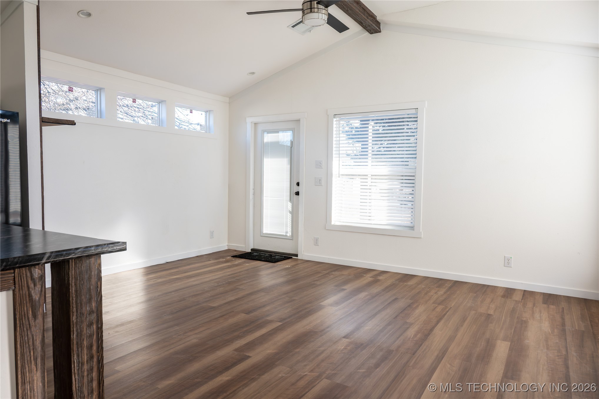 421317 E 1168 Property Photo 10