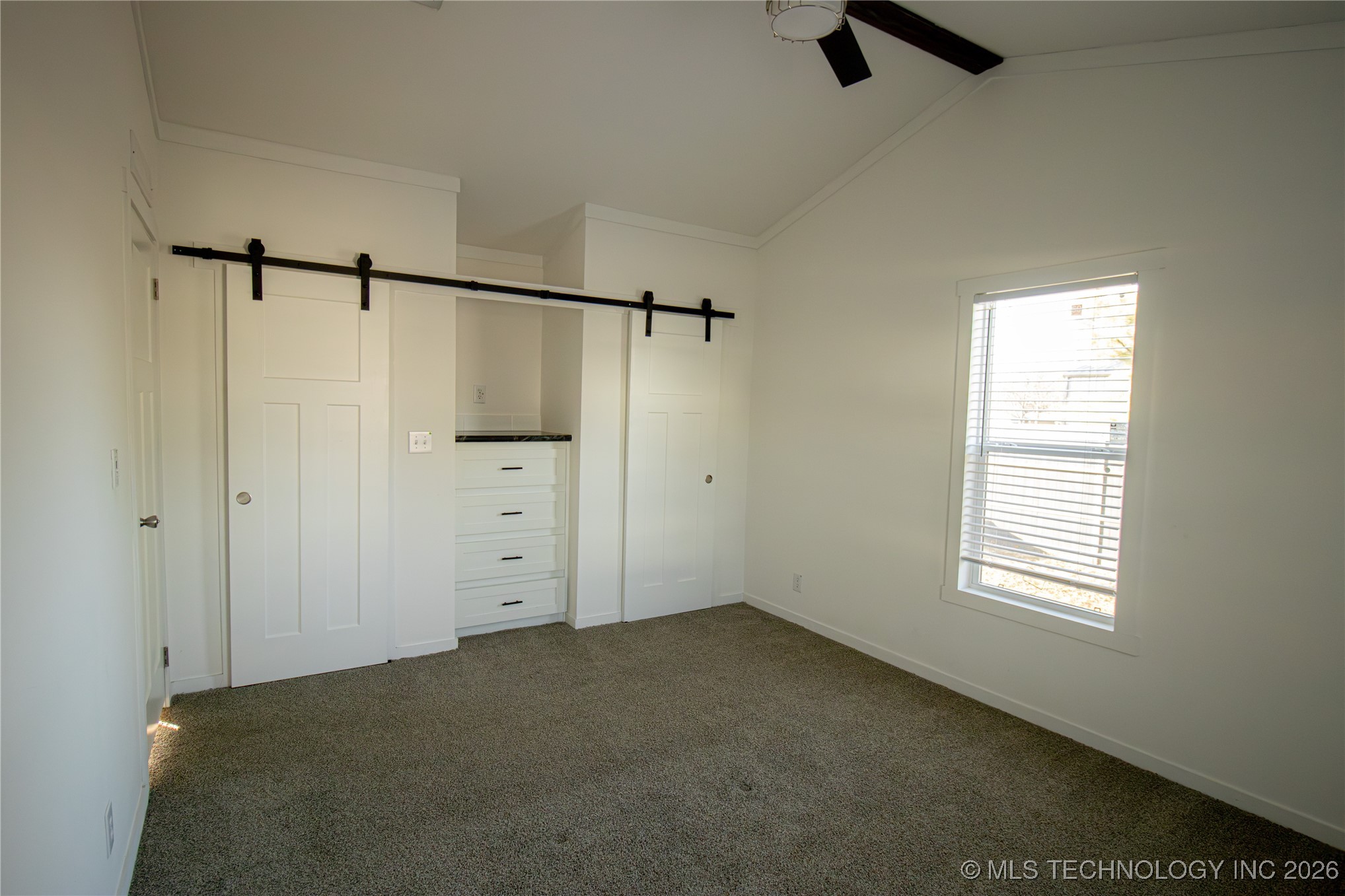 421317 E 1168 Property Photo 13