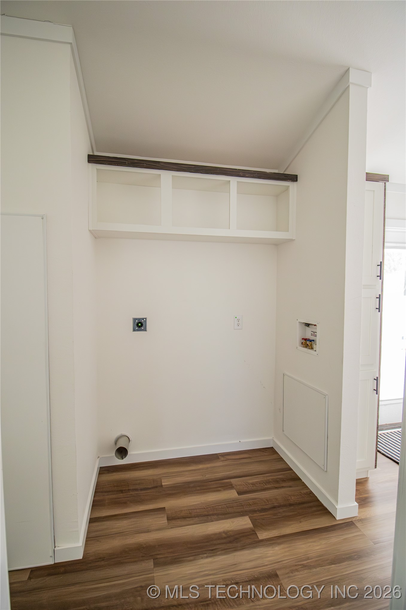 421317 E 1168 Property Photo 18