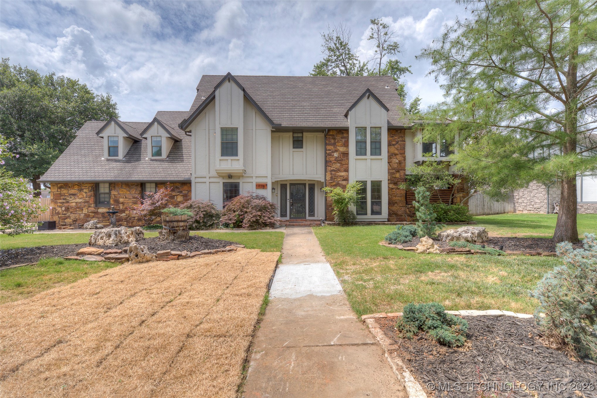 7316 E 85th Street Property Photo 1