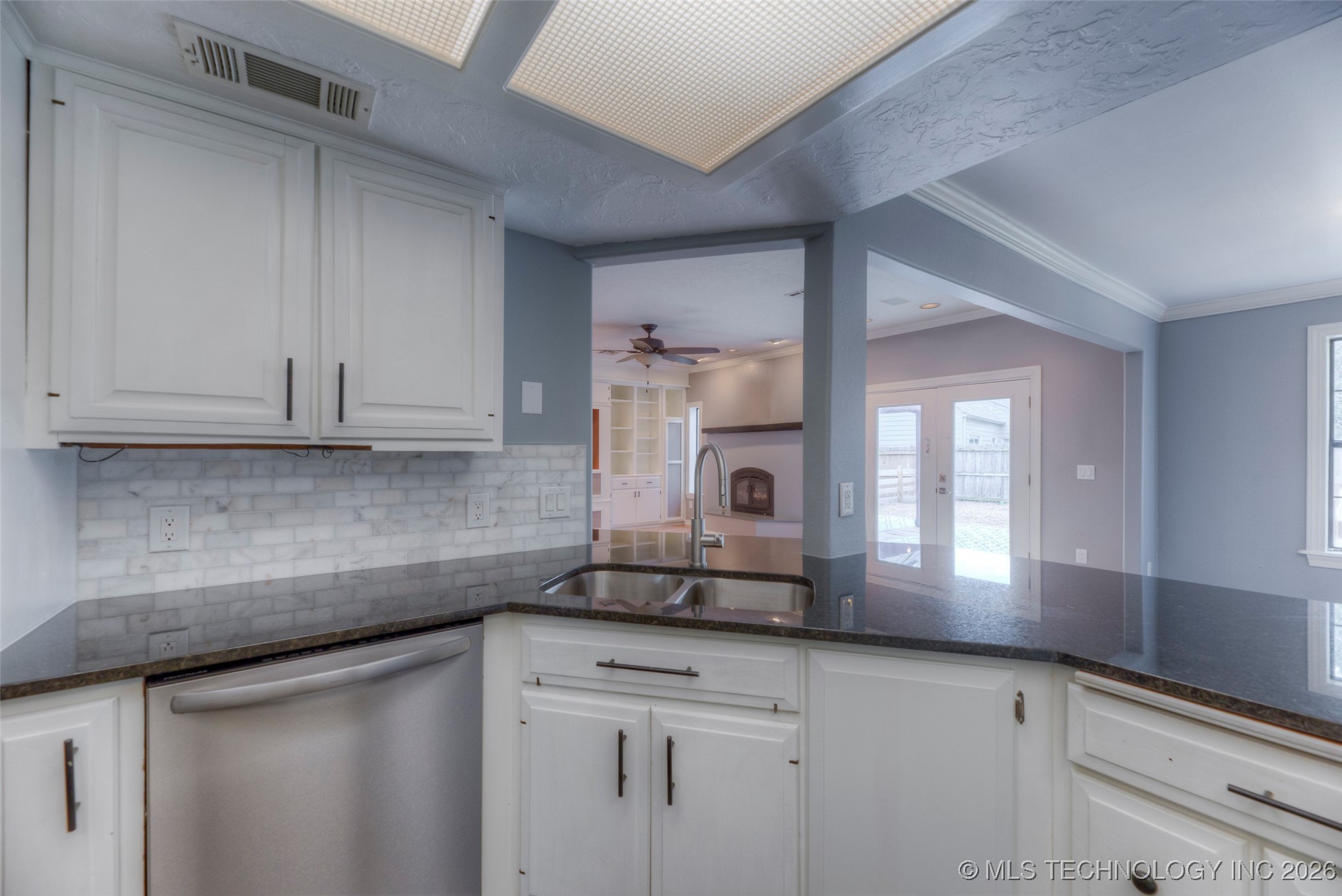 7316 E 85th Street Property Photo 8