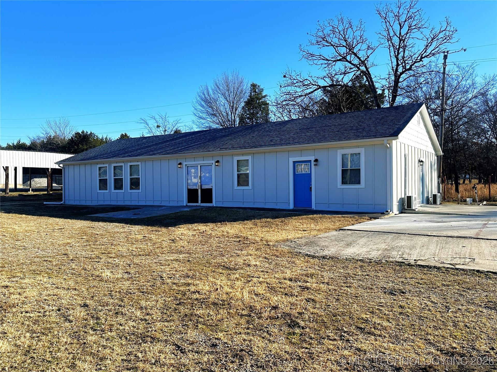 28 Country Club Drive Property Photo 1