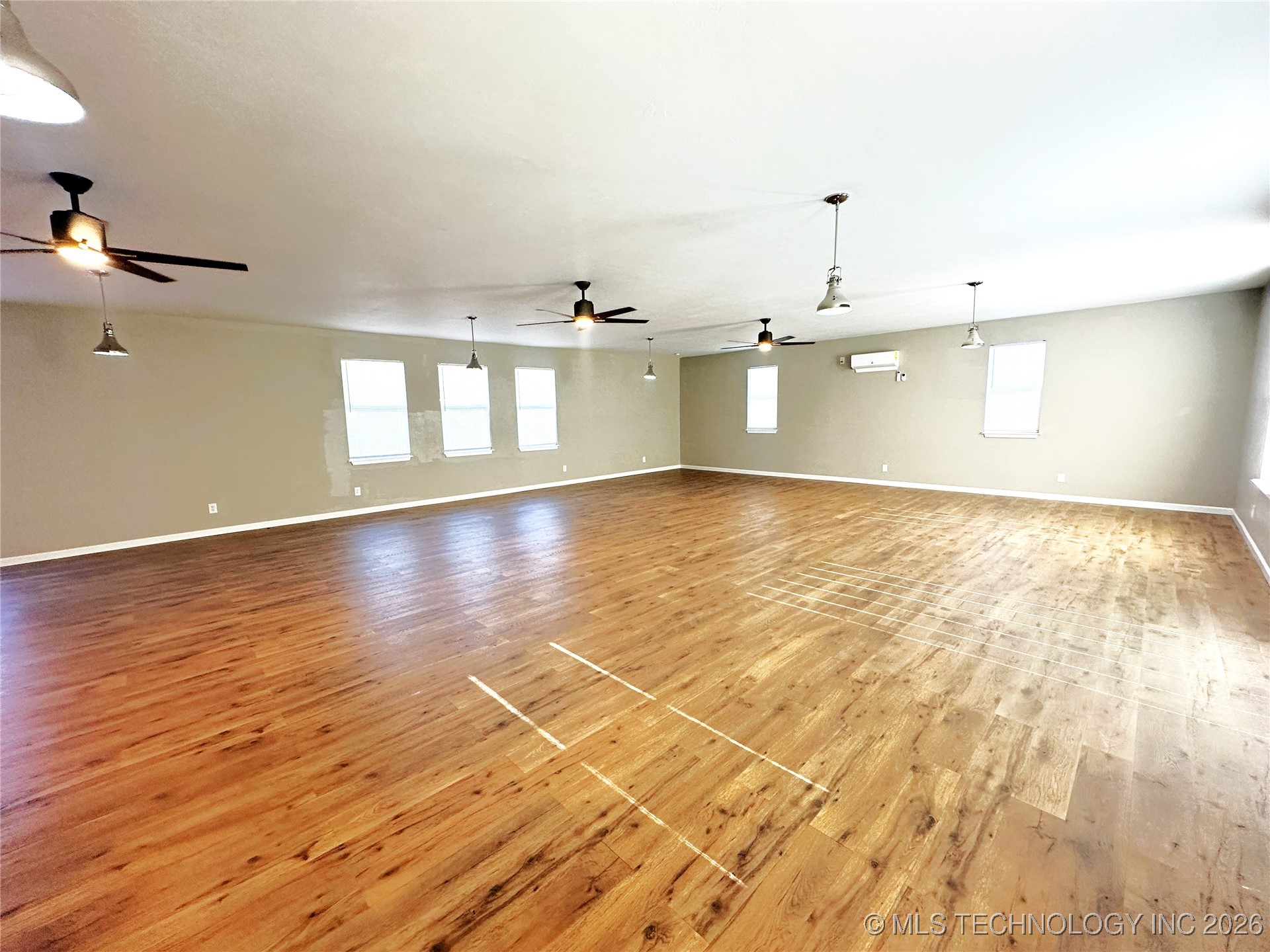 28 Country Club Drive Property Photo 5