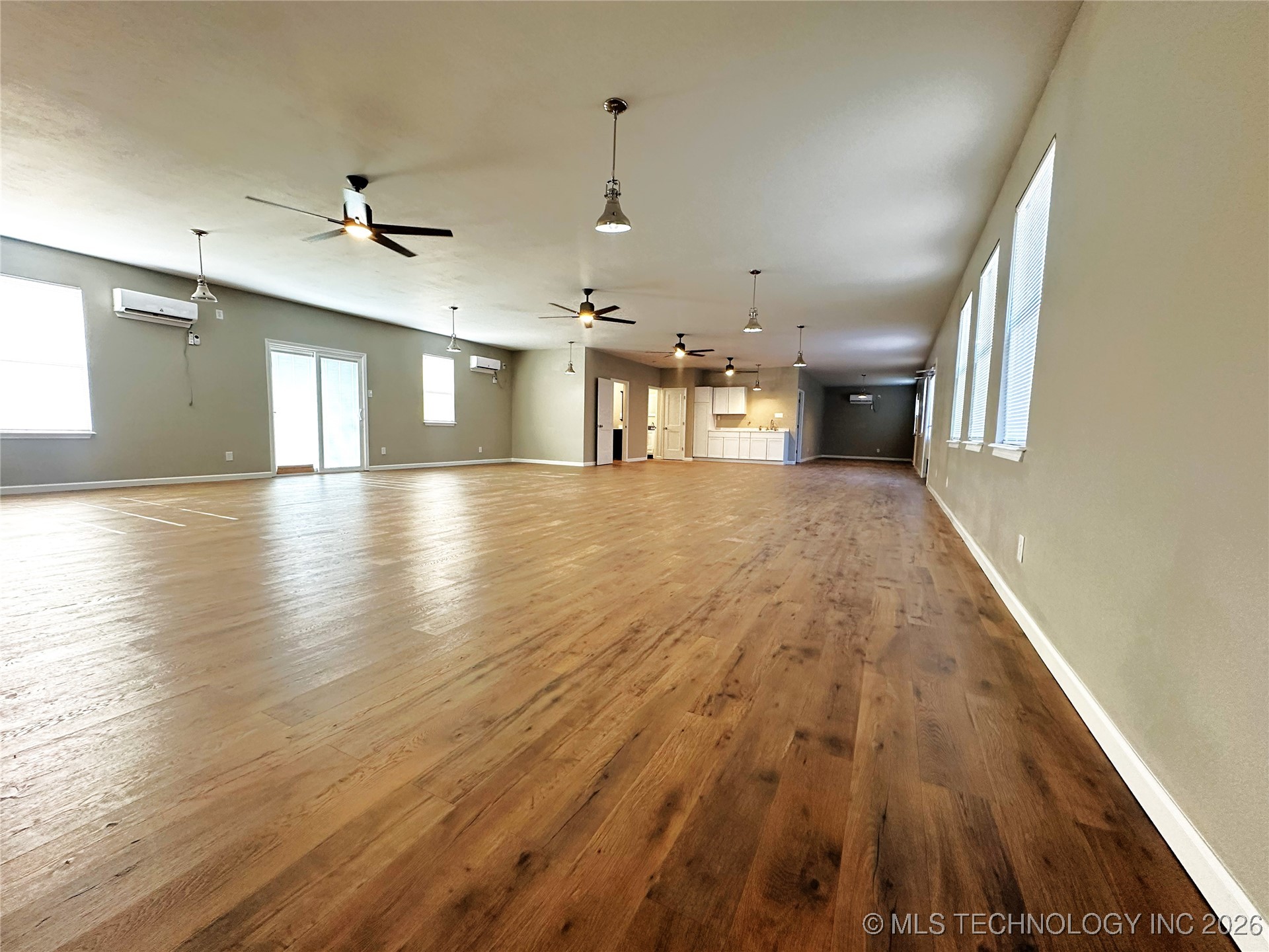 28 Country Club Drive Property Photo 7