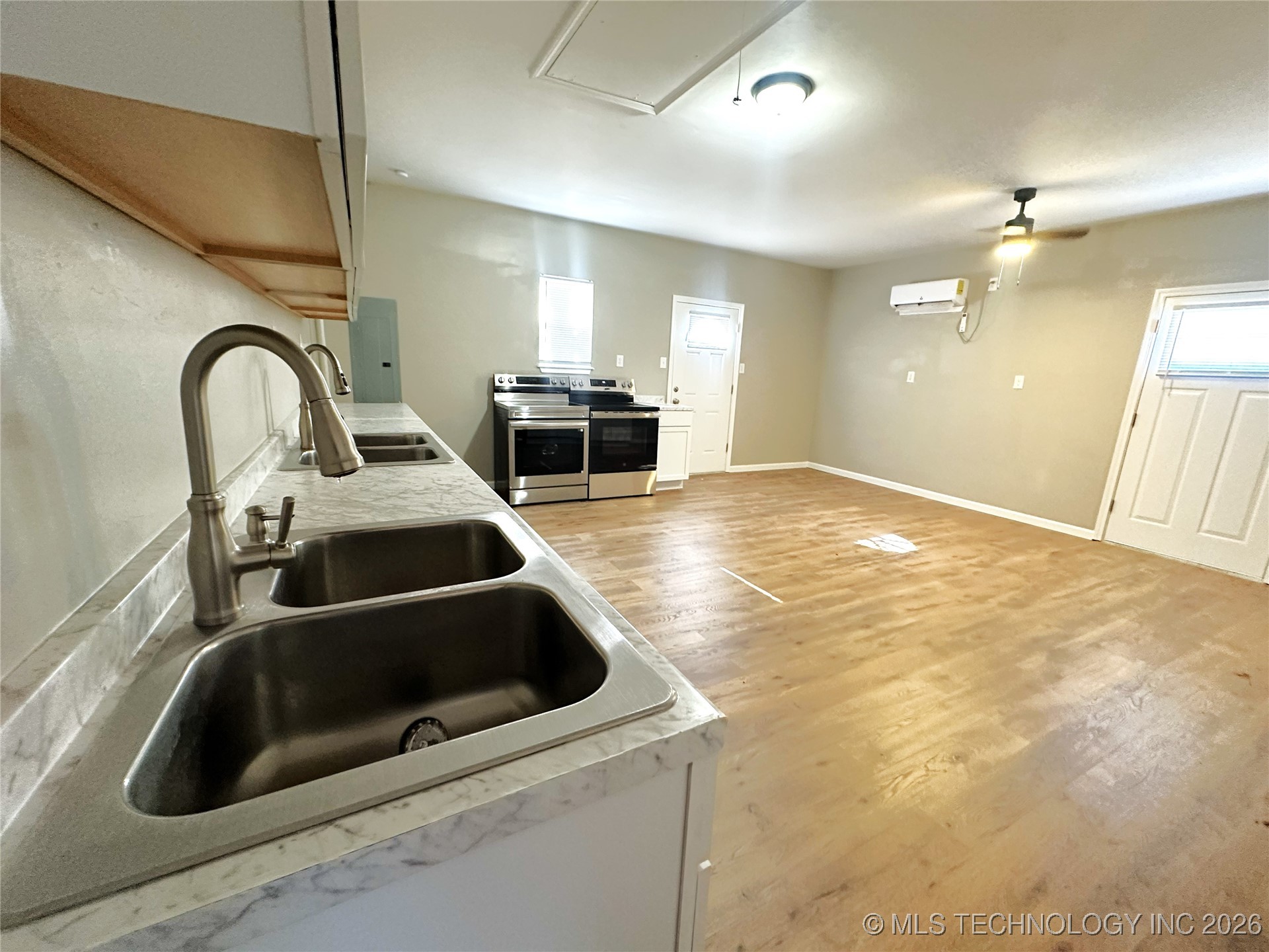 28 Country Club Drive Property Photo 20