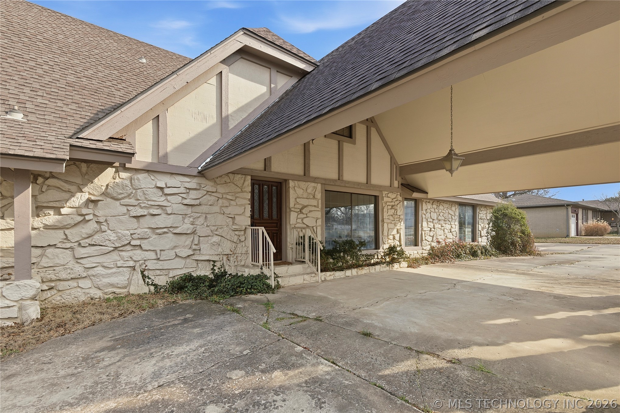 105 Mockingbird Lane Property Photo 4