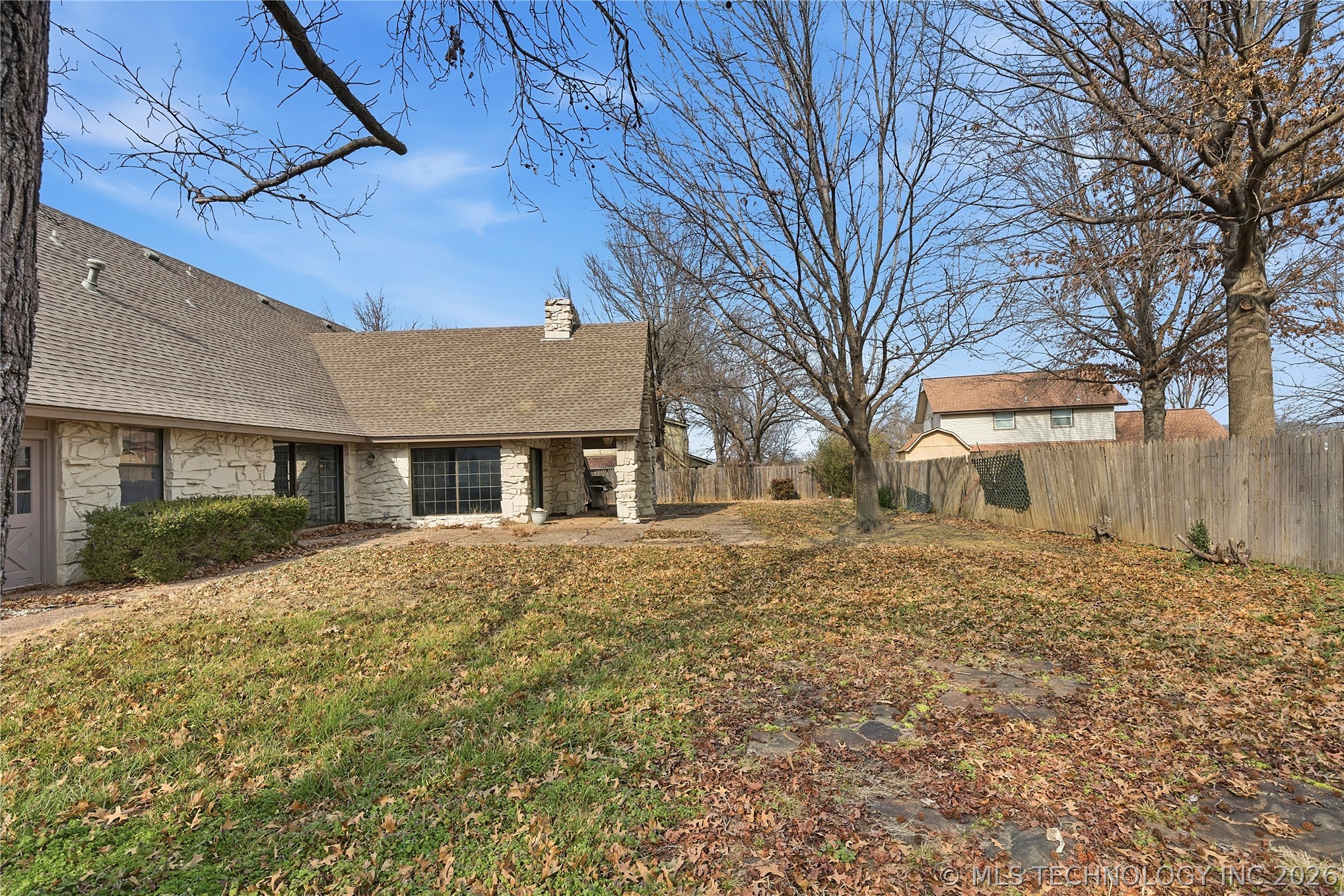 105 Mockingbird Lane Property Photo 8